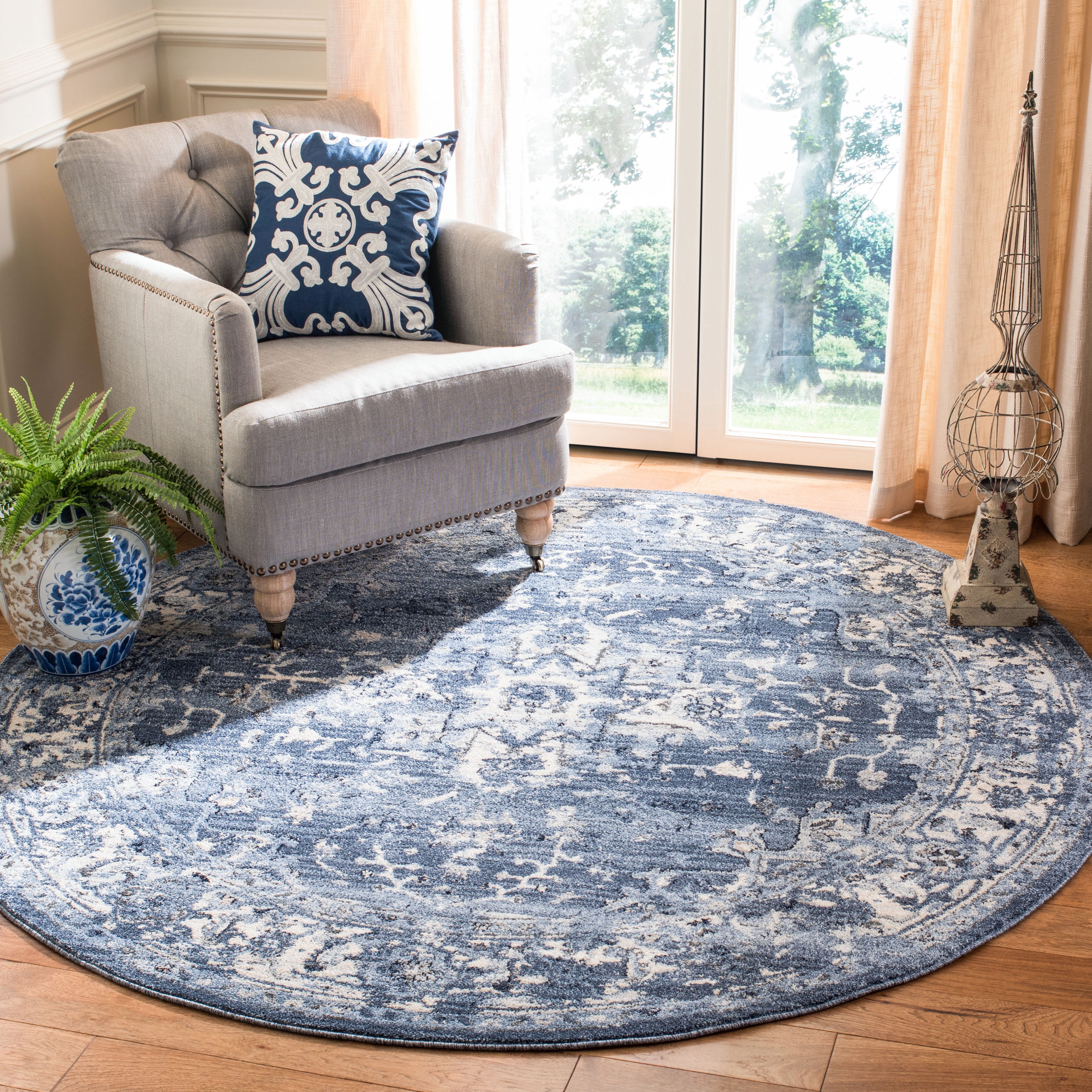 SAFAVIEH Charleston Zharko Floral Area Rug, Navy/Creme, 8' x 8' Round