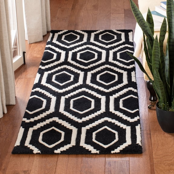 SAFAVIEH Chatham Graham Geometric Wool Runner Rug, Black/Ivory, 2'3" x 5'