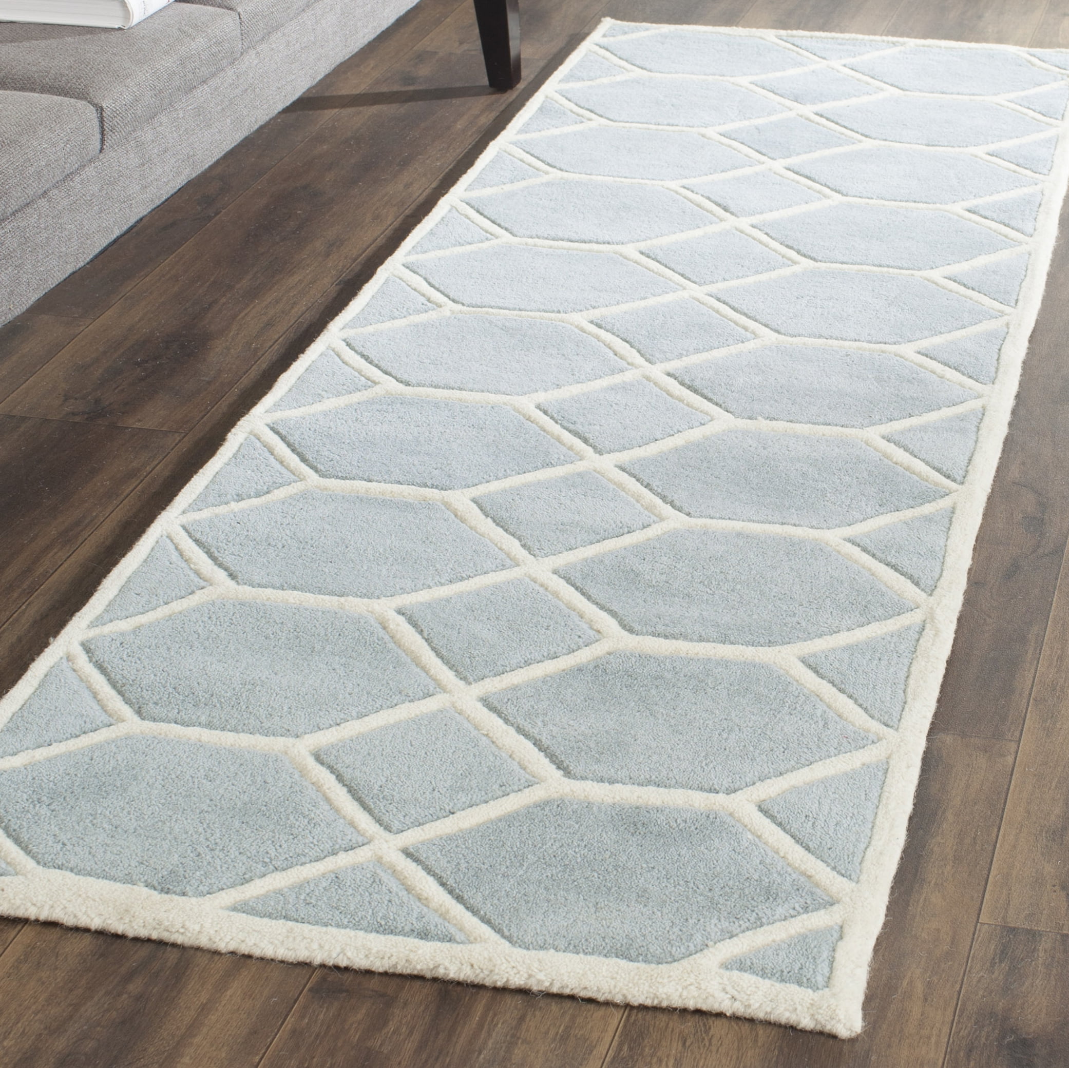 SAFAVIEH Chatham Elwin Geometric Wool Runner Rug, Blue/Ivory, 2'3" x 7'