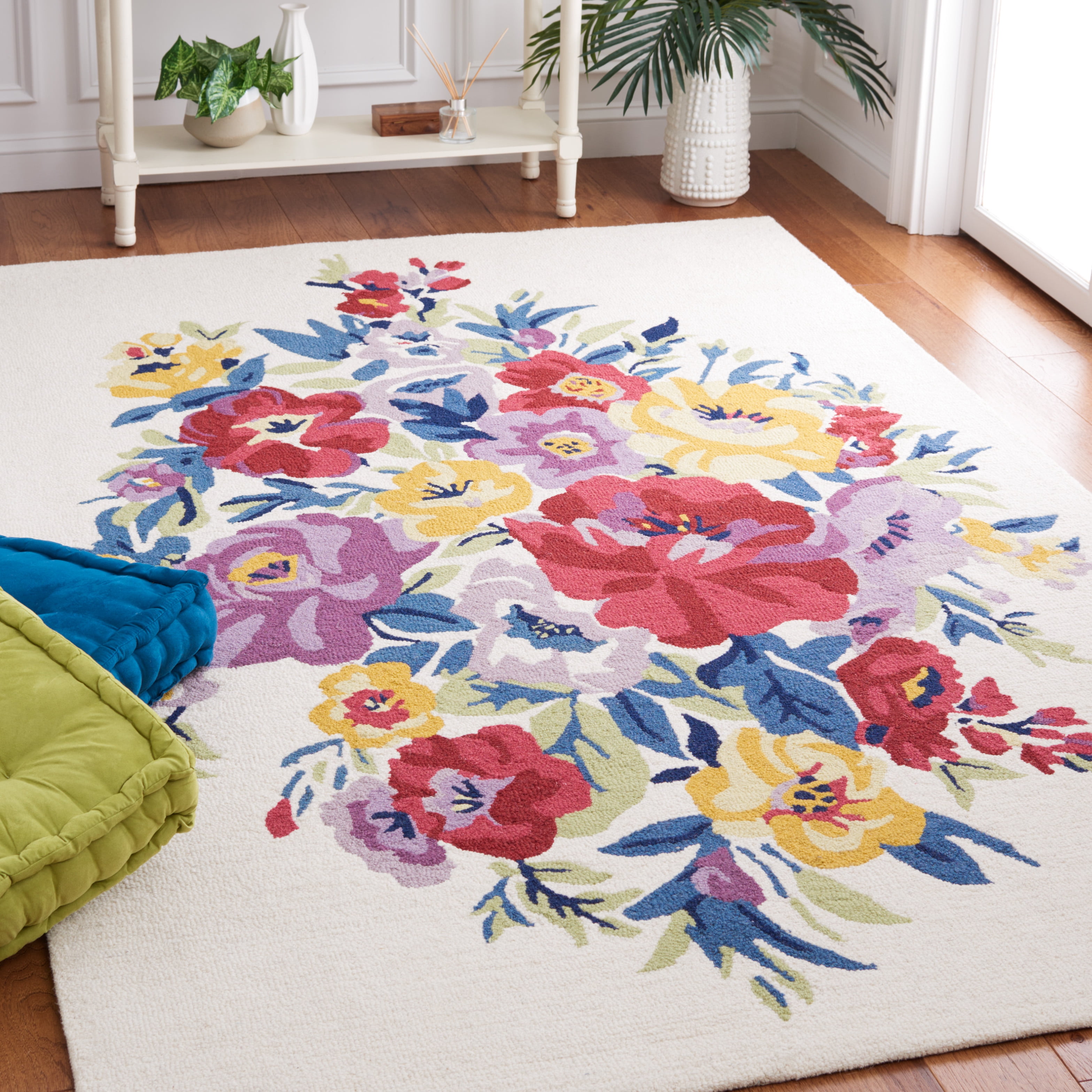 Safavieh Chelsea Ainsley Floral Area Rug, Ivory/Rose, 4' x 6'
