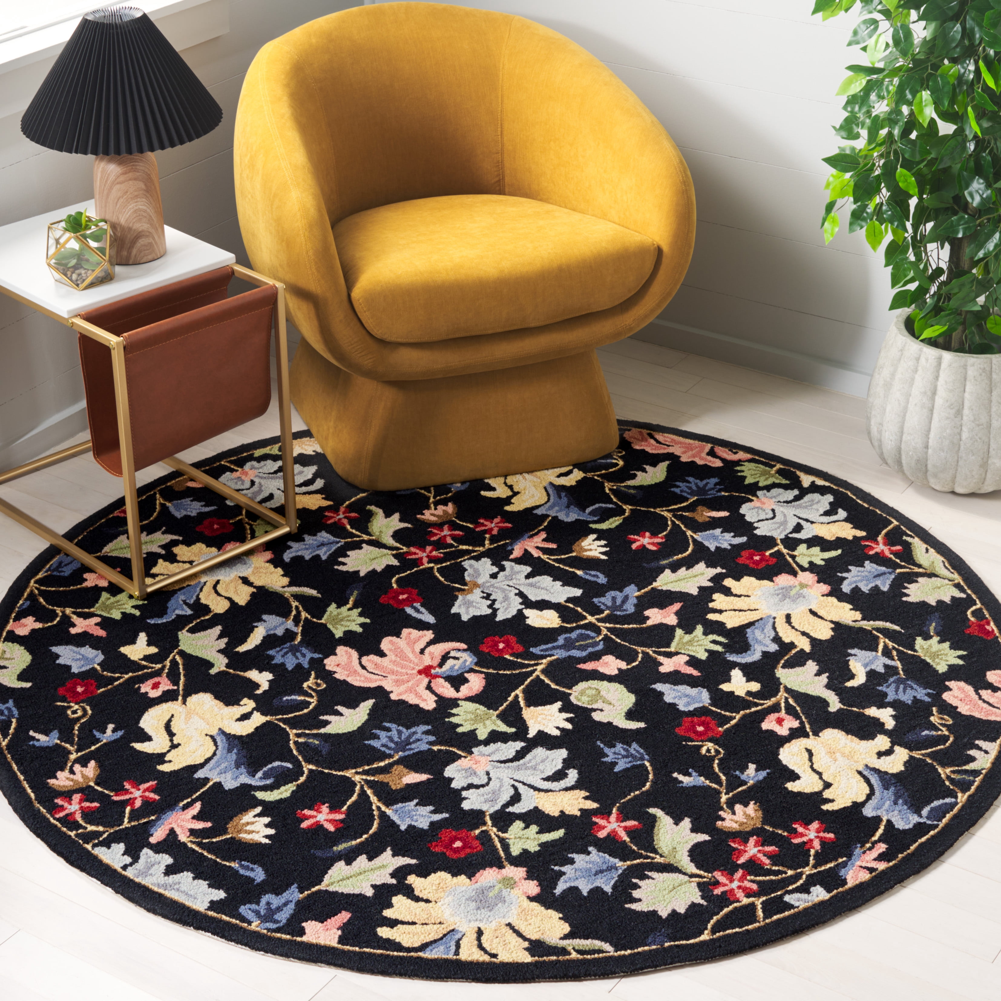 Safavieh Chelsea Daria Floral Area Rug, Black/Red, 5'6" x 5'6" Round