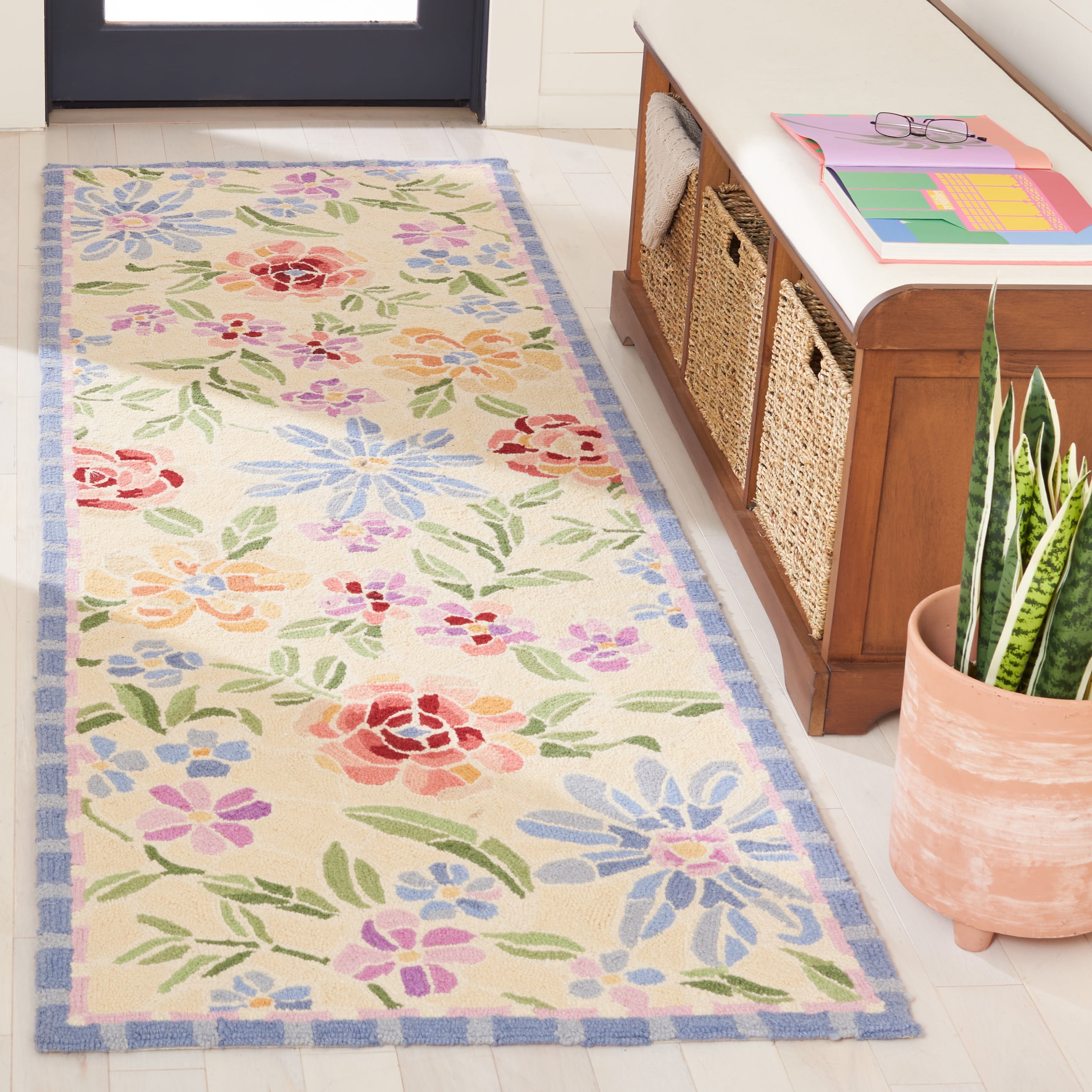 Safavieh Chelsea Endika Floral Runner Rug, Ivory, 2'6" x 8'