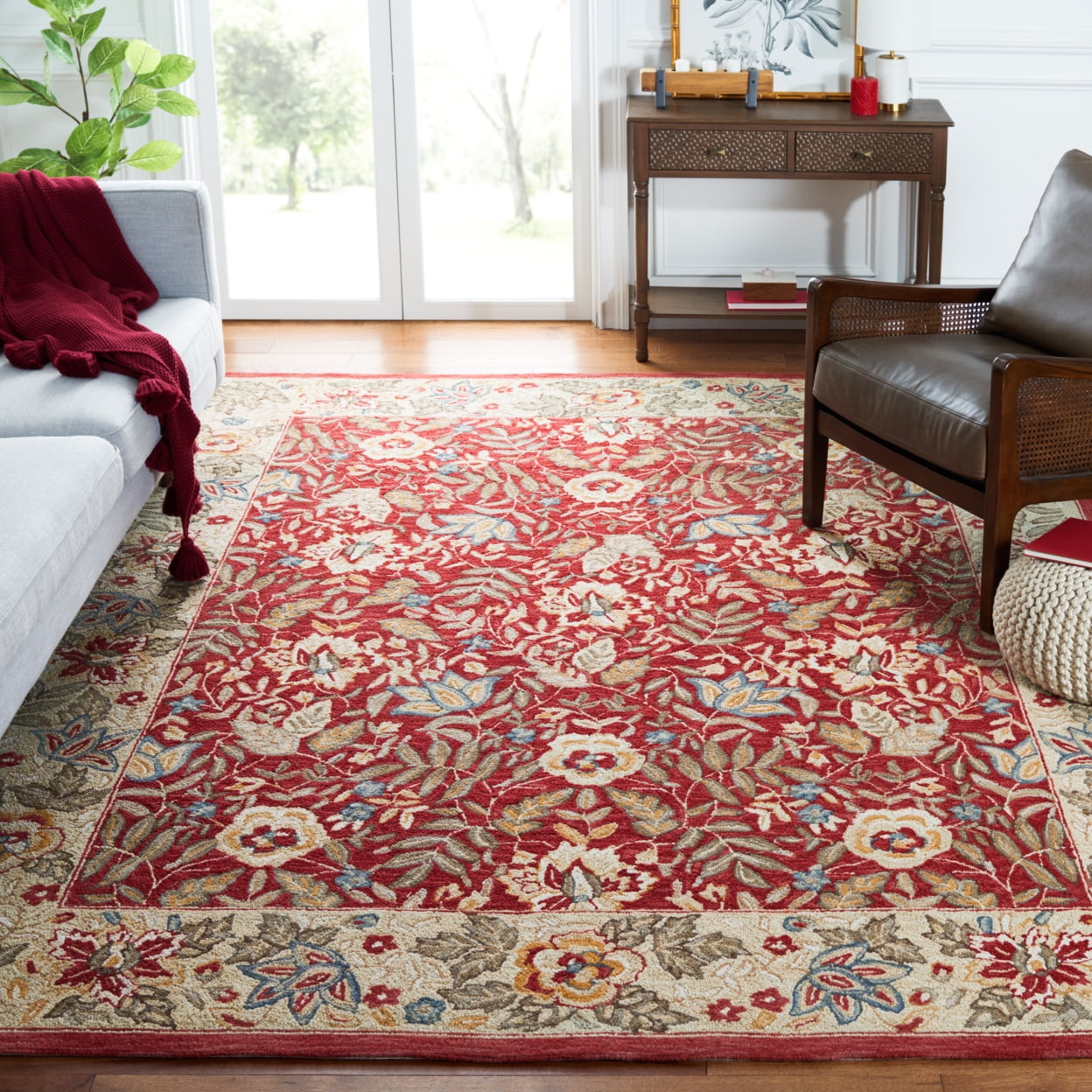 Handmade Beige and Red Floral Wool Area Rug 4' x 6'