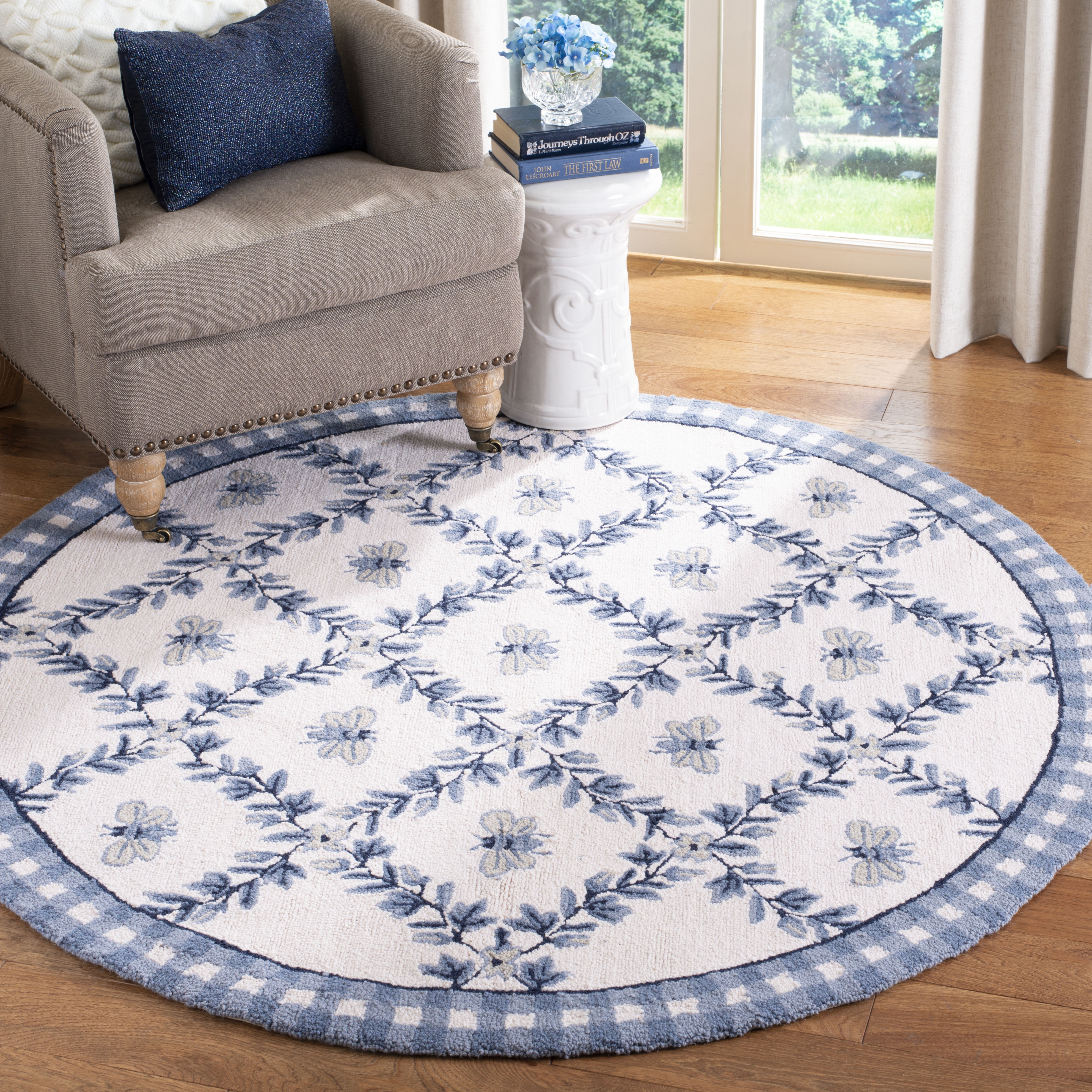 Safavieh Chelsea Lara Bordered Wool Area Rug, Ivory/Blue, 5'6" x 5'6" Round