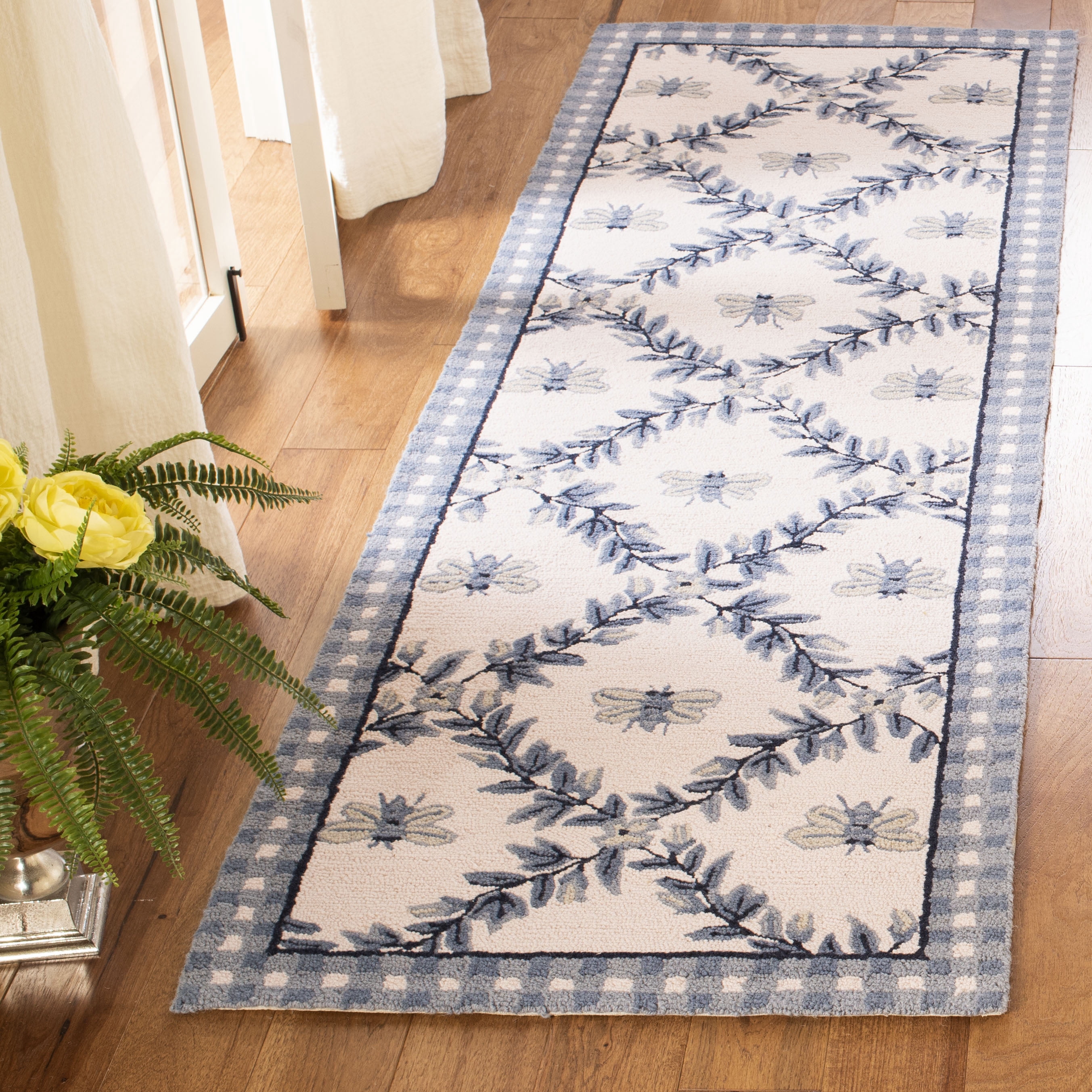 Safavieh Chelsea Lara Bordered Wool Runner Rug, Ivory/Blue, 2'6" x 8'