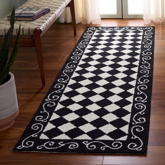 Safavieh Chelsea Marilou Bordered Wool Runner Rug, Black/Ivory, 2'6" x 6'
