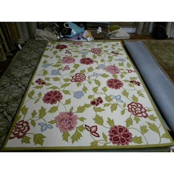 SAFAVIEH Chelsea Melyssa Floral Wool Area Rug, Ivory/Green, 2'6" x 4'