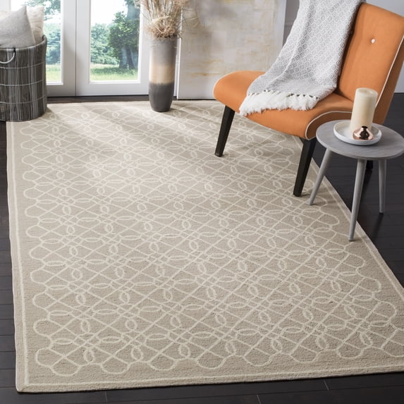 Safavieh Chelsea Sorrel Geometric Area Rug, Tan/Ivory, 3'9" x 5'9"