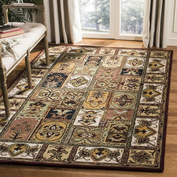 SAFAVIEH Classic Clotilda Floral Wool Area Rug, Assorted, 5' x 8'