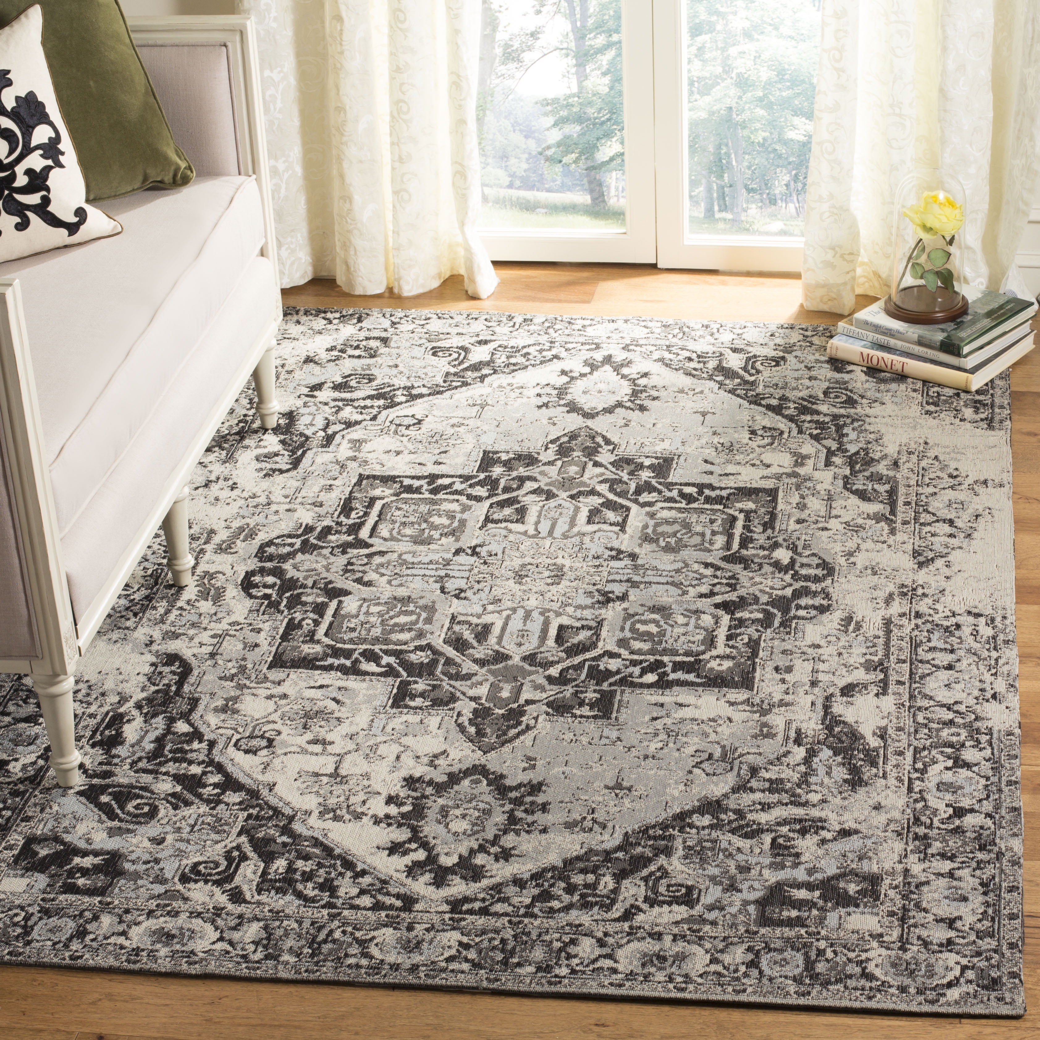 SAFAVIEH Classic Vintage Atanas Floral Bordered Polyester Area Rug, Anthracite, 6' x 9'