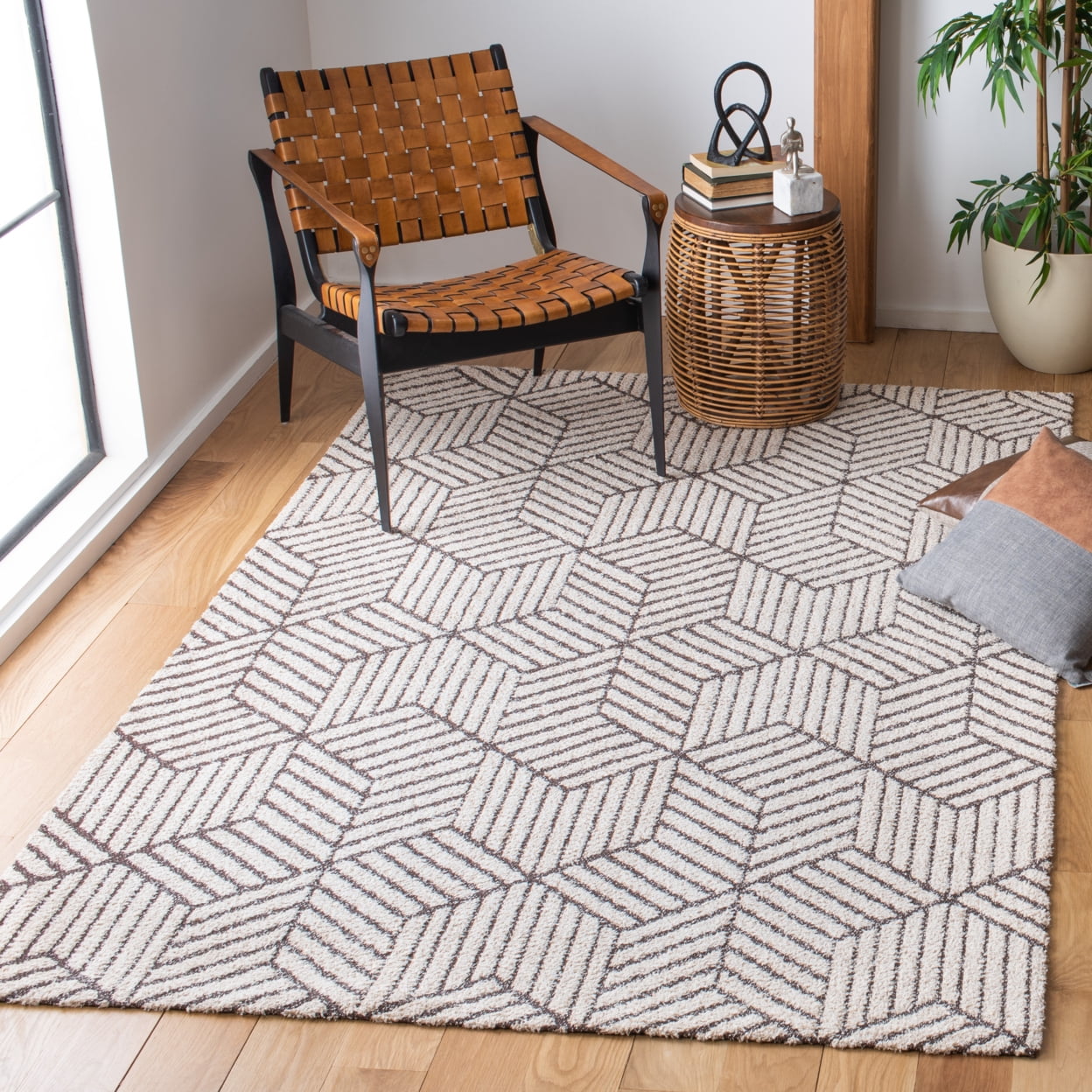 SAFAVIEH Classic Vintage Cayley Geometric Area Rug, Natural/Ivory, 9' x 12'