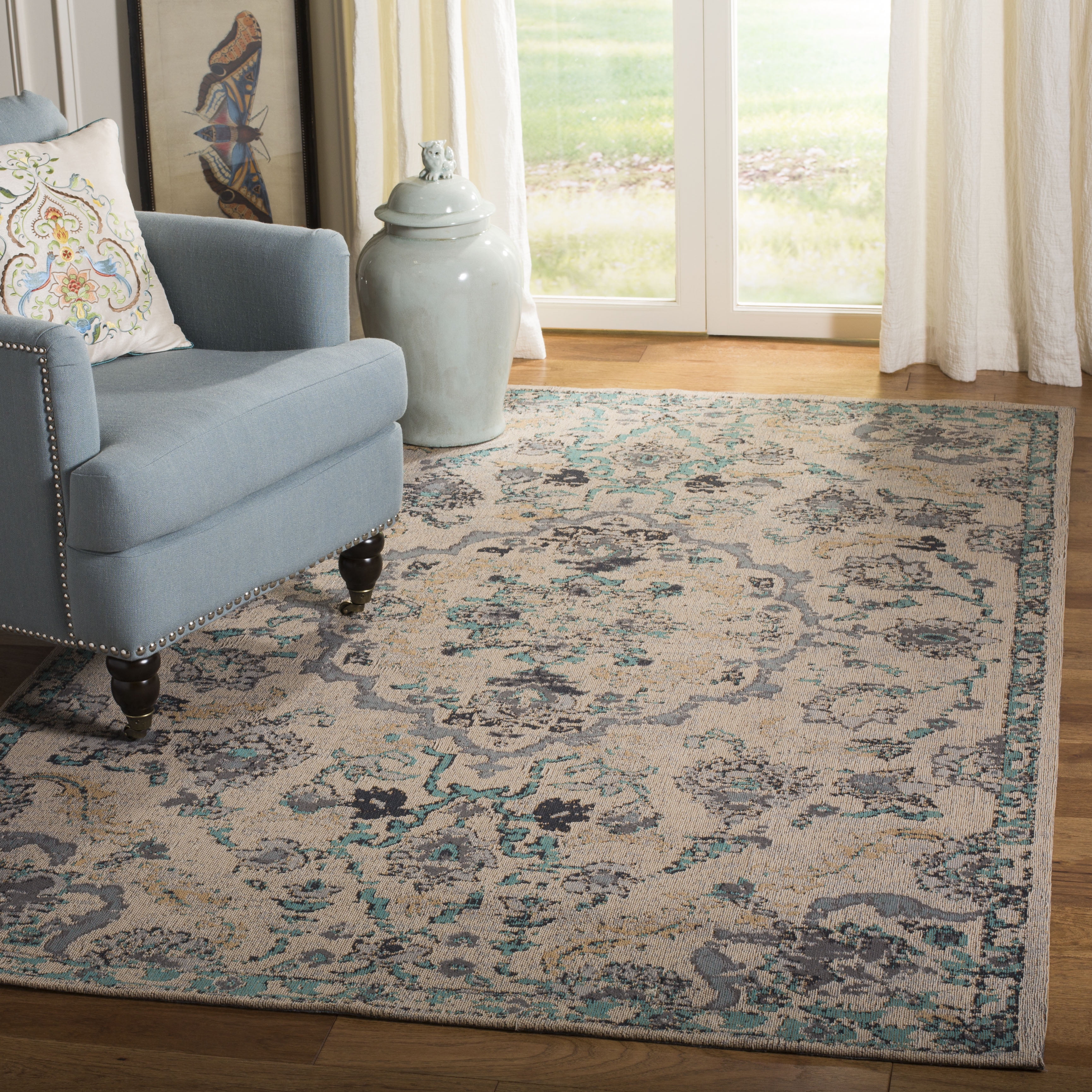 SAFAVIEH Classic Vintage Dimitri Floral Bordered Polyester Area Rug, Grey/Turquoise, 6' x 9'