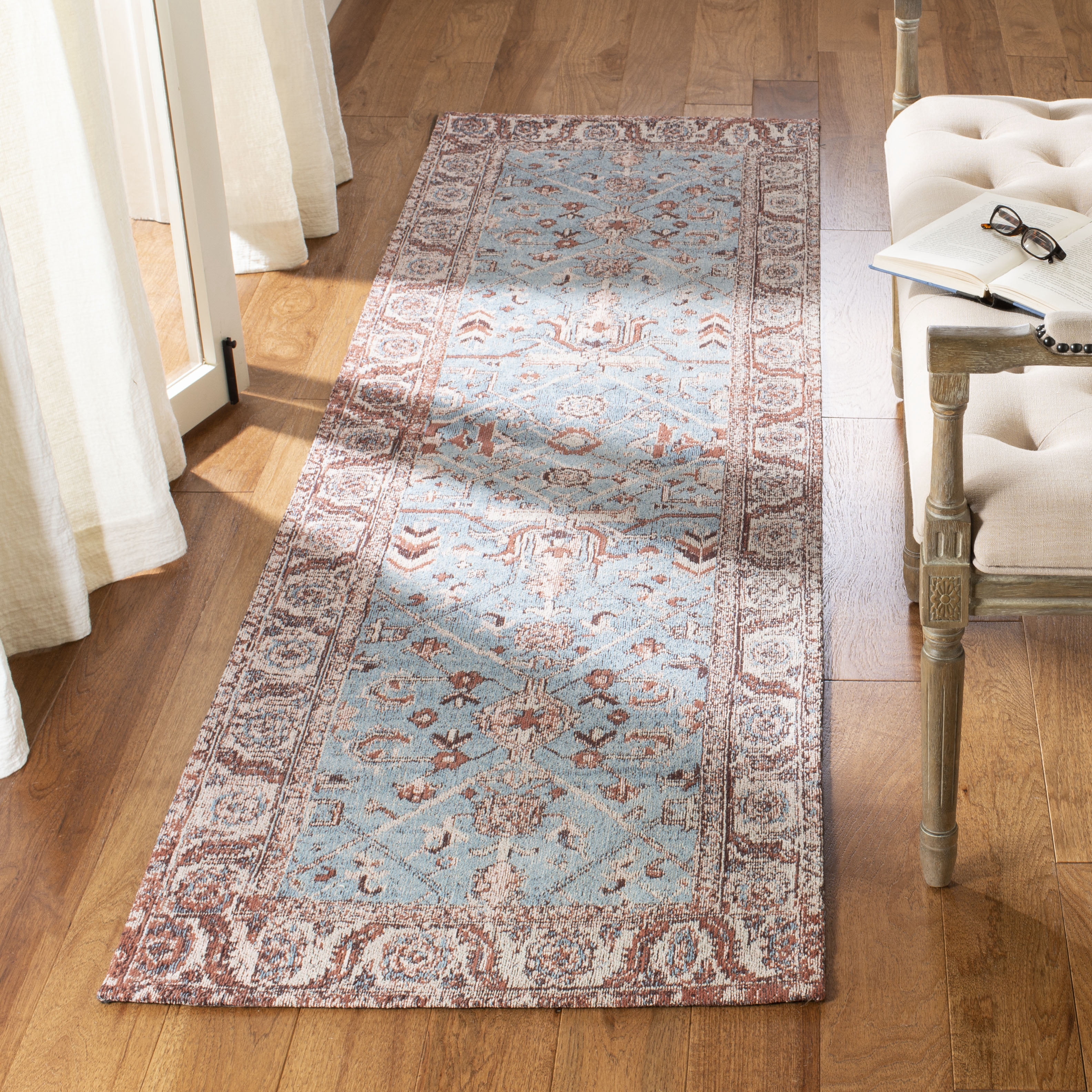 SAFAVIEH Classic Vintage Paskal Traditional Runner Rug, Blue/Red, 2'3" x 8'