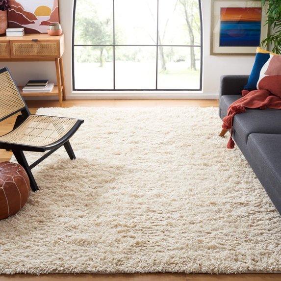 SAFAVIEH Collin Solid Plush Wool Shag Area Rug, Ivory, 6' x 6' Round