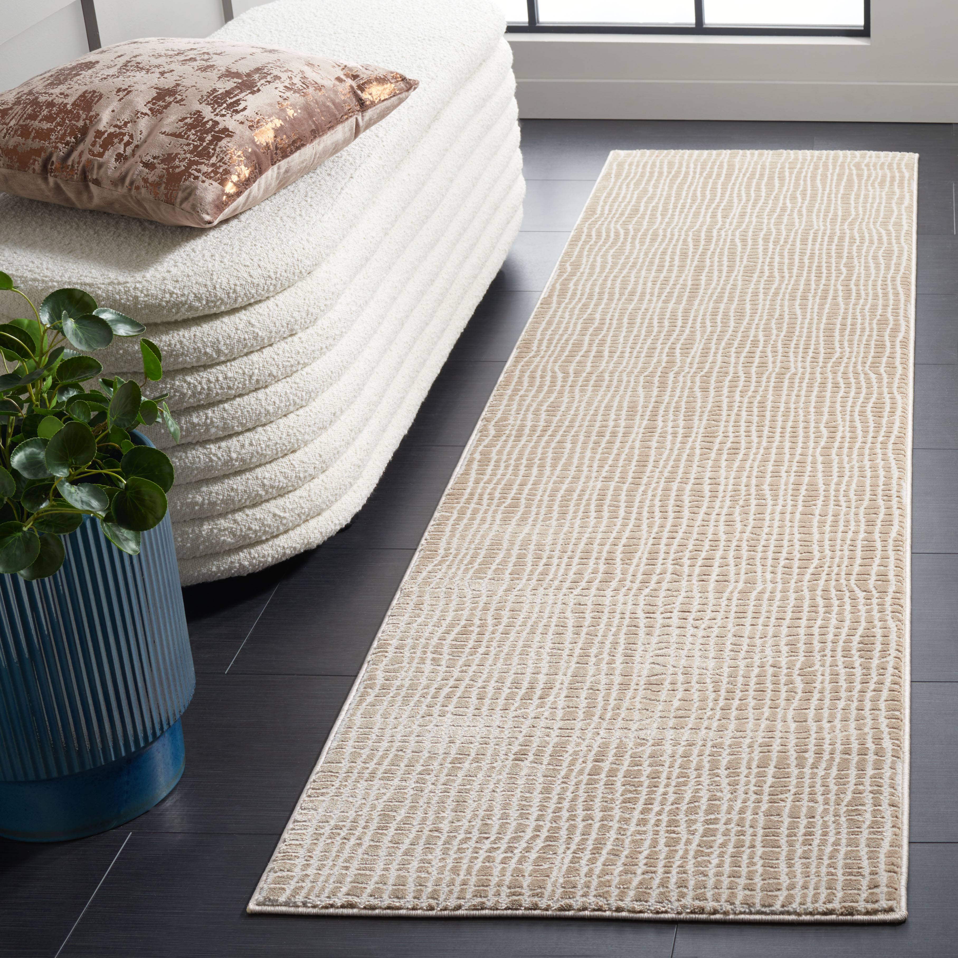 SAFAVIEH Continental Alondra Distressed Runner Rug, Beige/Gray, 2'2" x 8'