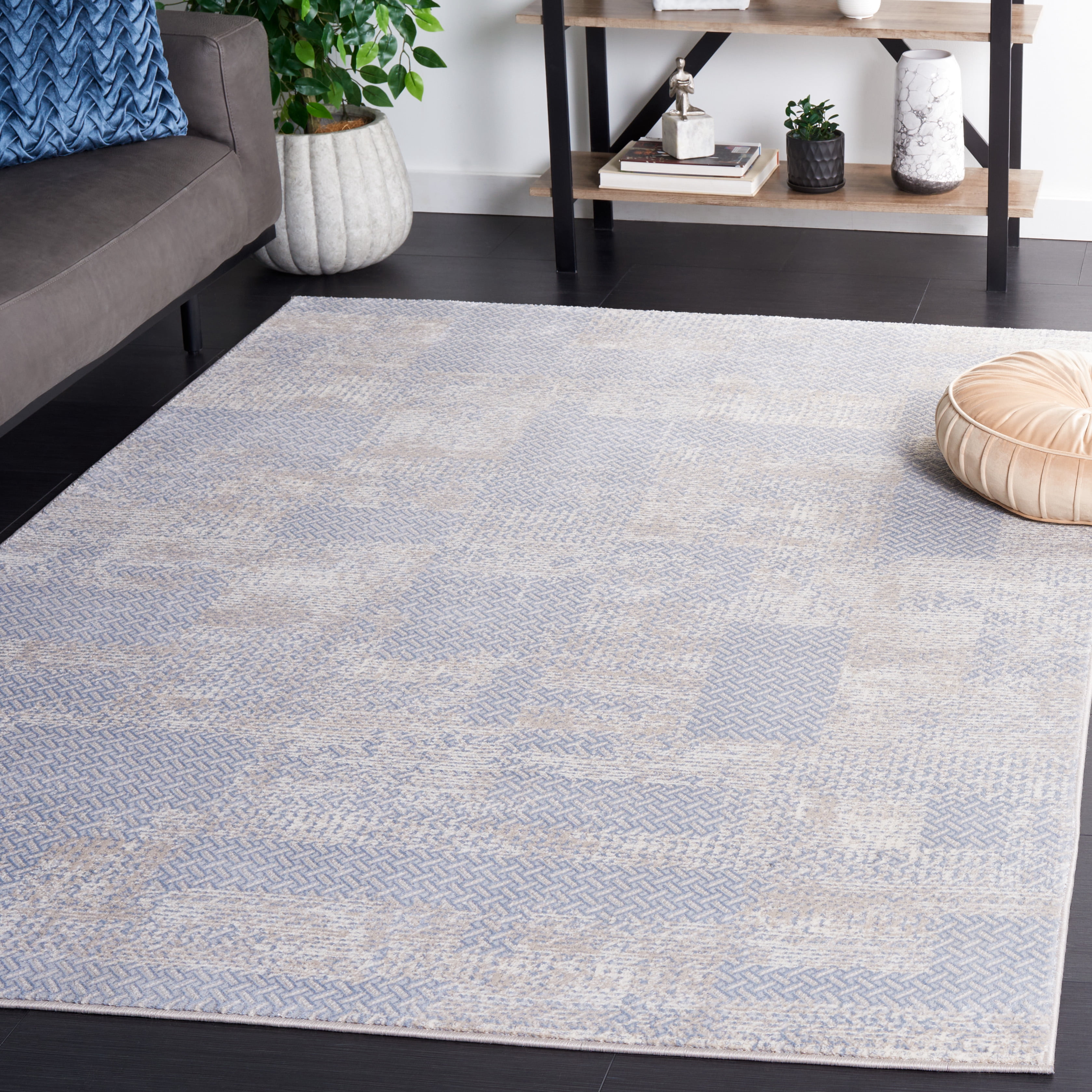 SAFAVIEH Continental Hester Distressed Area Rug, Light Gray/Beige, 4' x 6'