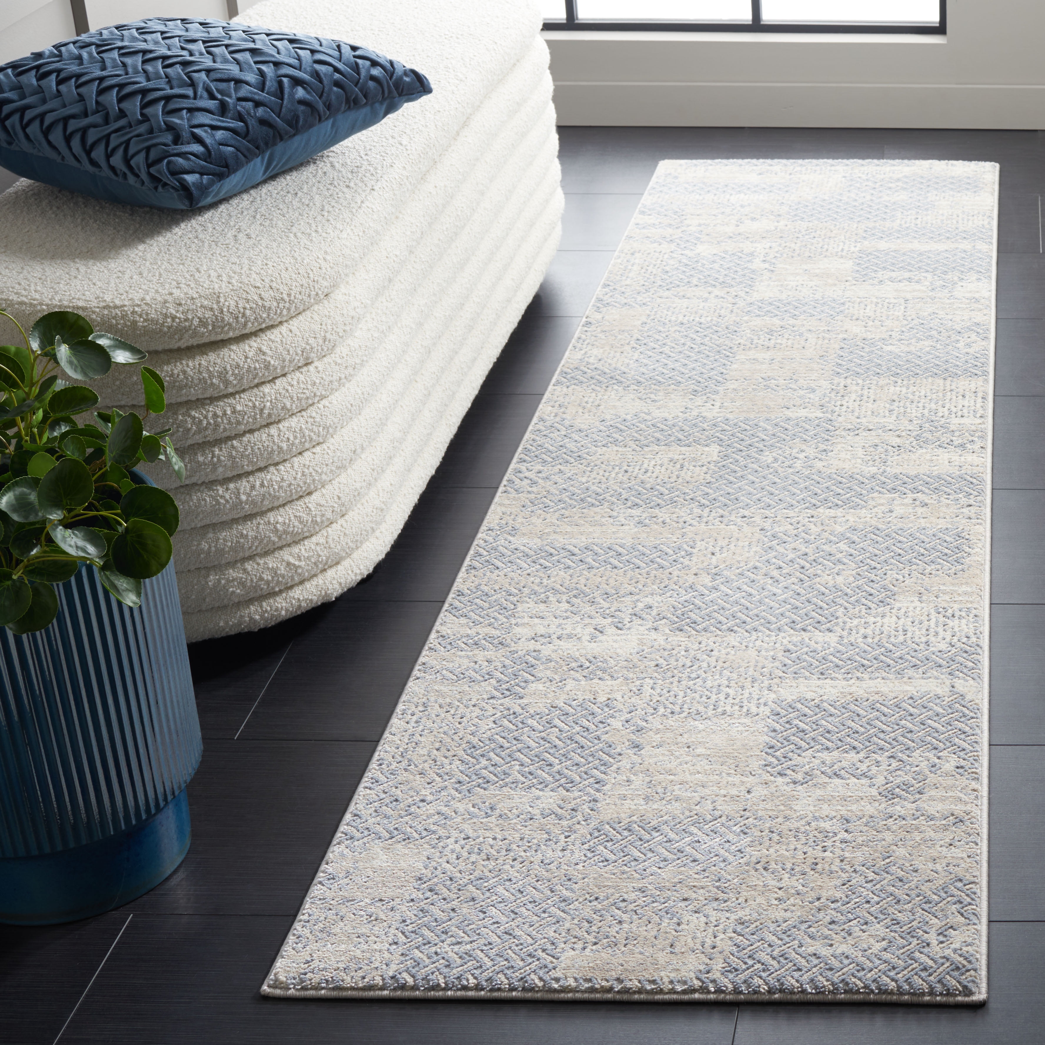 SAFAVIEH Continental Hester Distressed Runner Rug, Light Gray/Beige, 2'2" x 8'