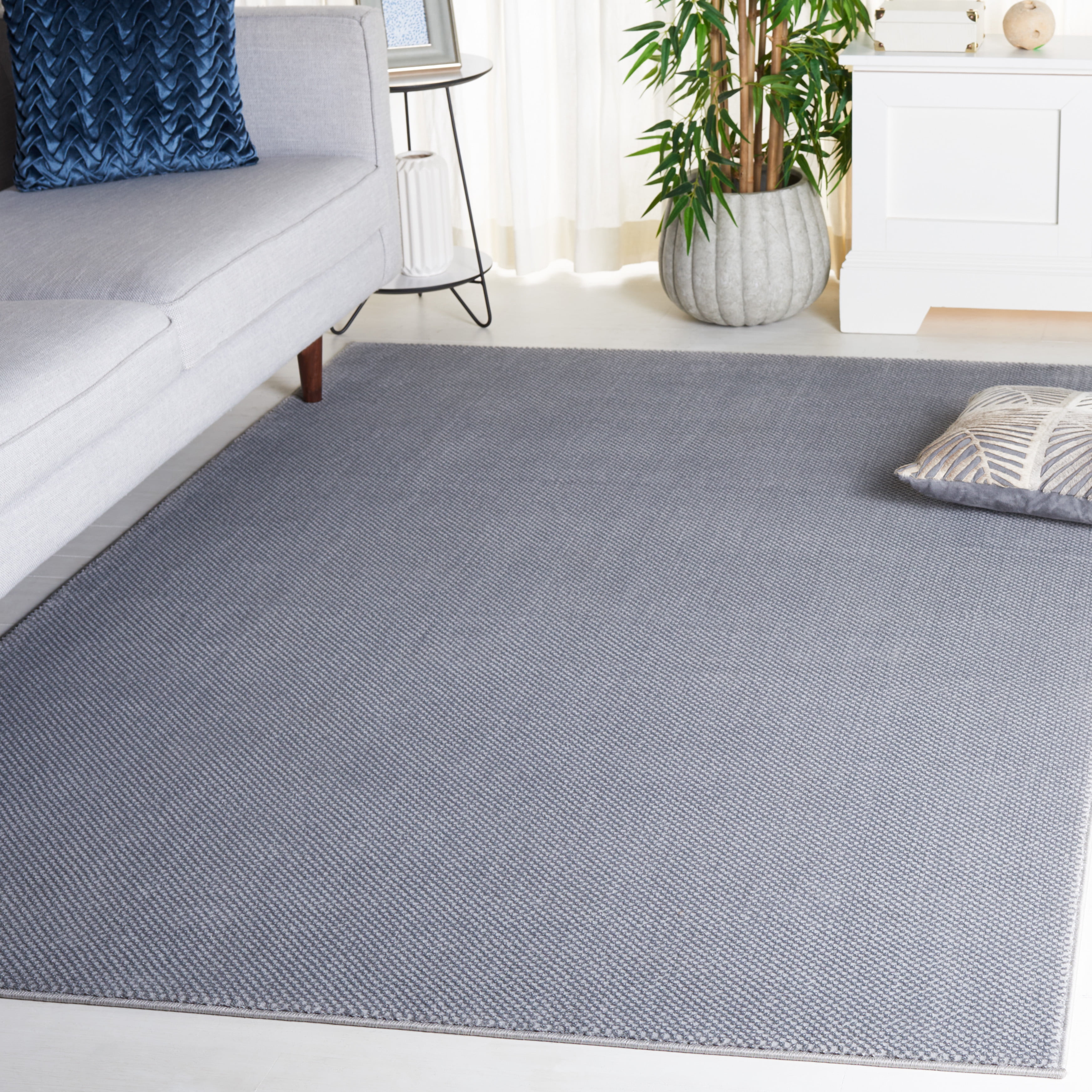 SAFAVIEH Continental Josif Solid Area Rug, Dark Gray, 4' x 6'