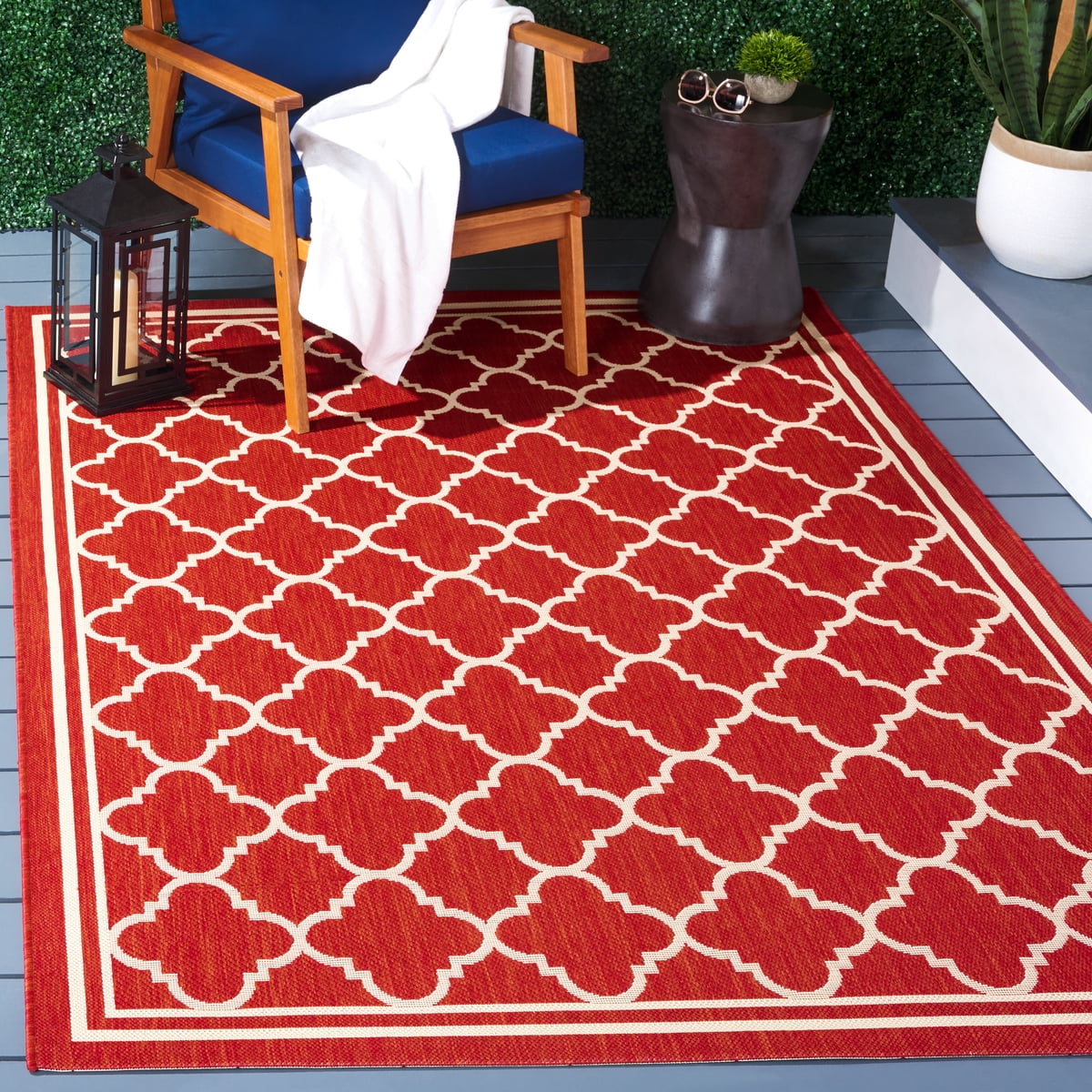 Safavieh Courtyard Alina Geometric Quatrefoil Indoor/Outdoor Area Rug, Red/Bone, 5'3" x 7'7"