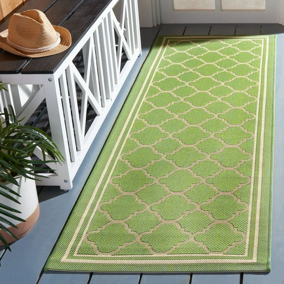 Safavieh Courtyard Alina Geometric Quatrefoil Indoor/Outdoor Runner Rug, Green/Beige, 2'3" x 8'