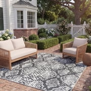 Safavieh Courtyard Alphonse Animal Indoor/Outdoor Area Rug, Gray/Black, 5'5" x 7'7"