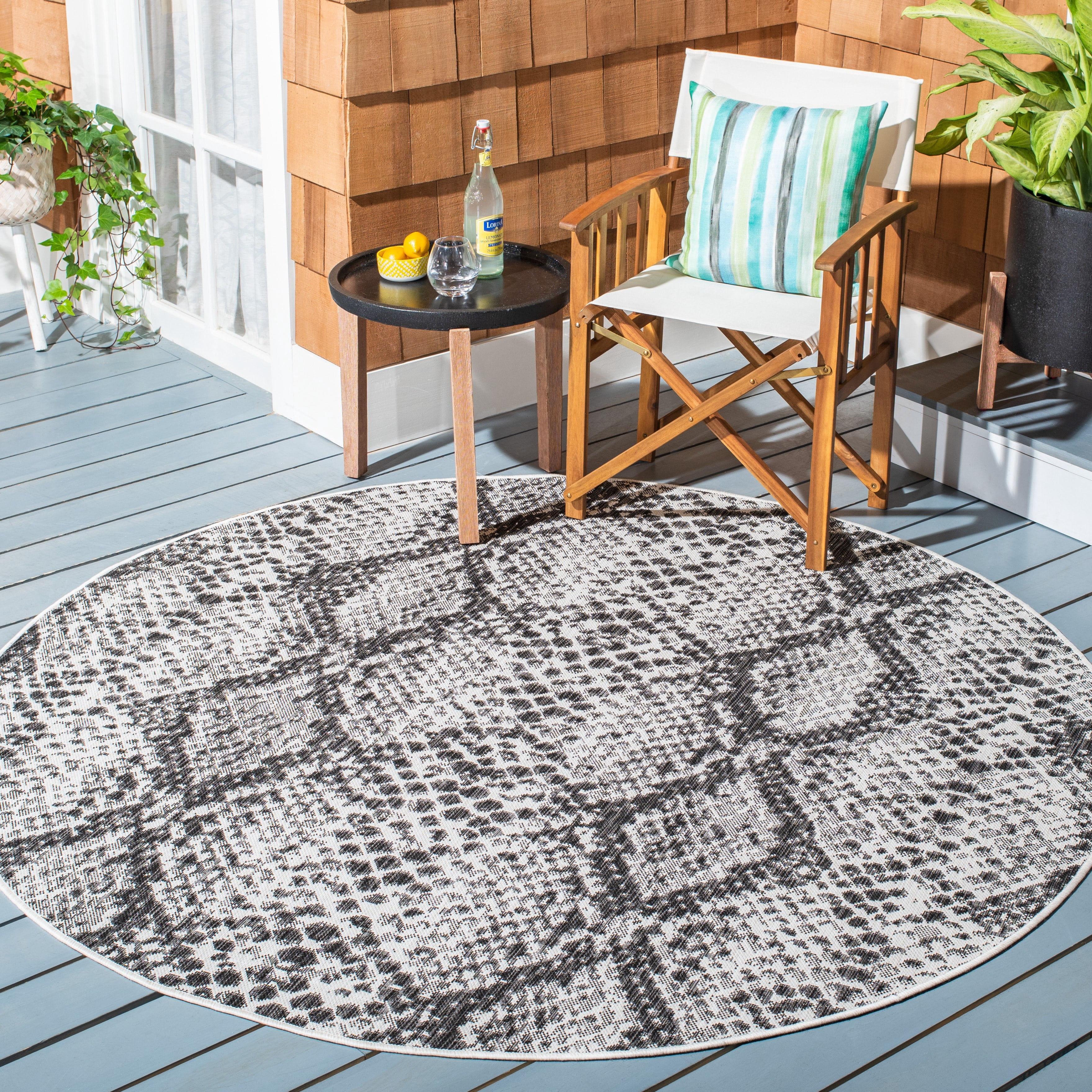 Safavieh Courtyard Alphonse Animal Indoor/Outdoor Area Rug, Gray/Black, 6'7" x 6'7" Round