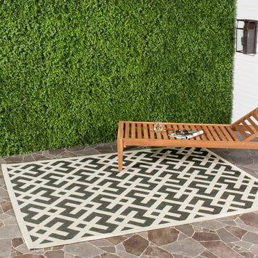 SAFAVIEH Courtyard Alvin Geometric Indoor/Outdoor Area Rug, 5'3" x 5'3" Square, Black/Beige