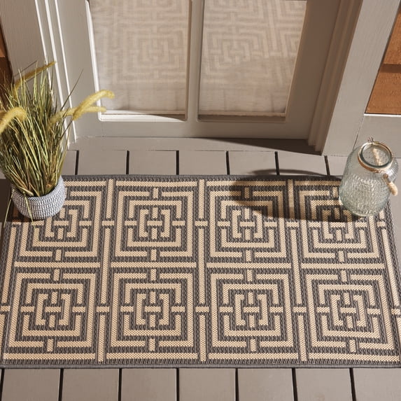 Safavieh Courtyard Ariana Geometric Indoor/Outdoor Area Rug, Gray/Cream, 2' x 3'7"