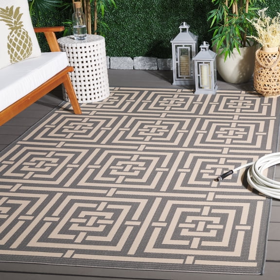 Safavieh Courtyard Ariana Geometric Indoor/Outdoor Area Rug, Assorted, 5'3" x 7'6"