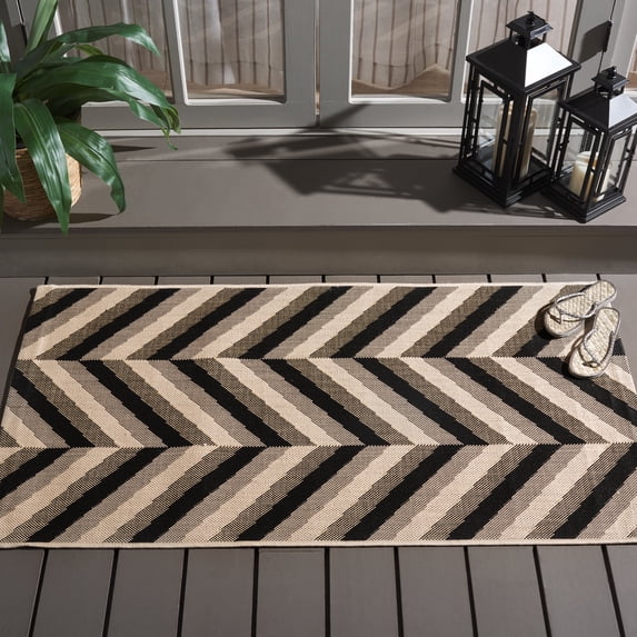 Safavieh Courtyard Arnold Chevron Indoor/Outdoor Area Rug, Creme/Black, 2'7" x 5'