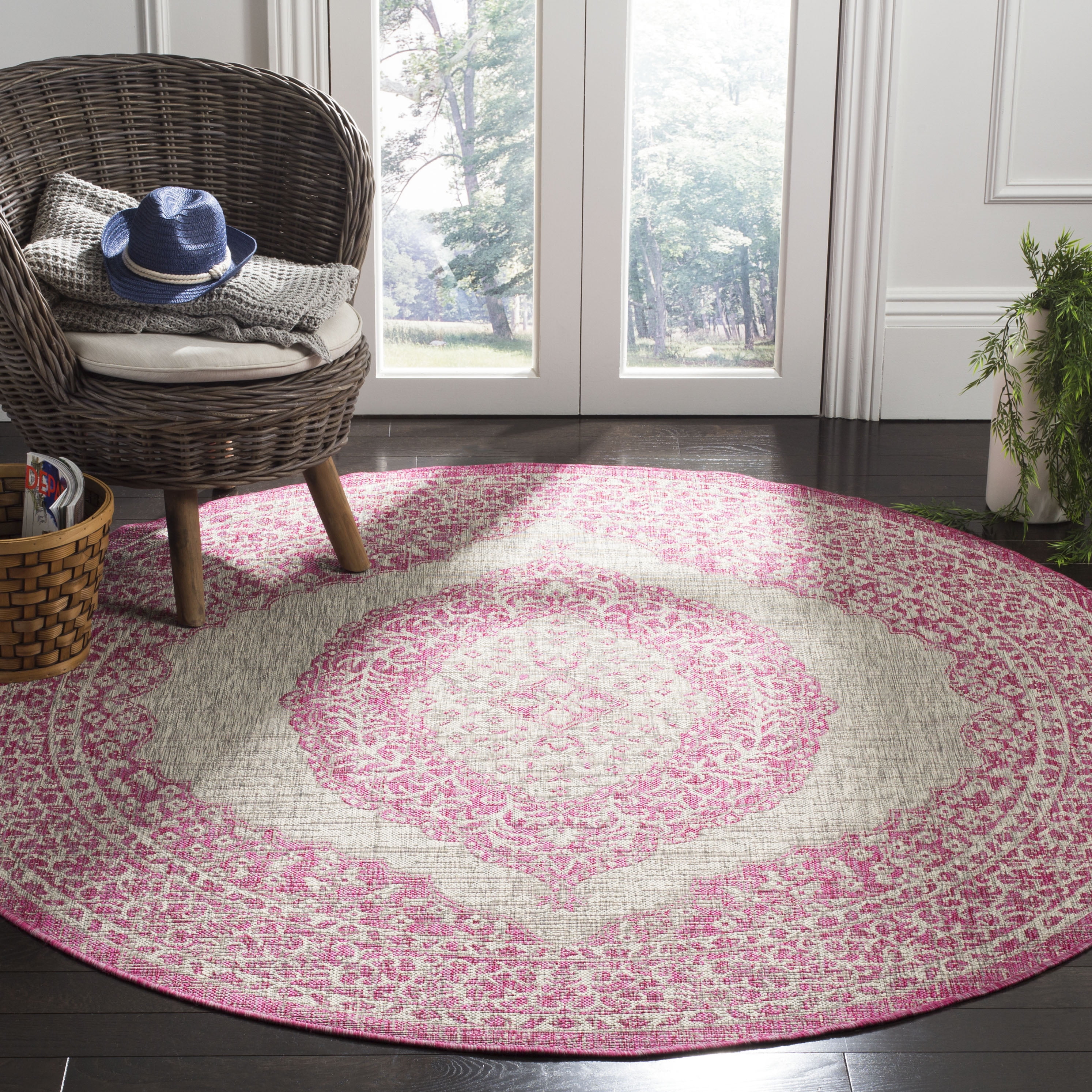 Ahvi Rug SAFAVIEH Courtyard Avi Traditional Indoor/Outdoor Area Rug, 6'7