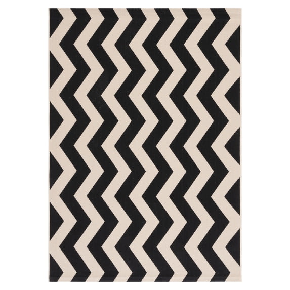 Safavieh Courtyard Ayden Chevron Indoor/Outdoor Area Rug, Black/Beige, 5'3" x 7'7"