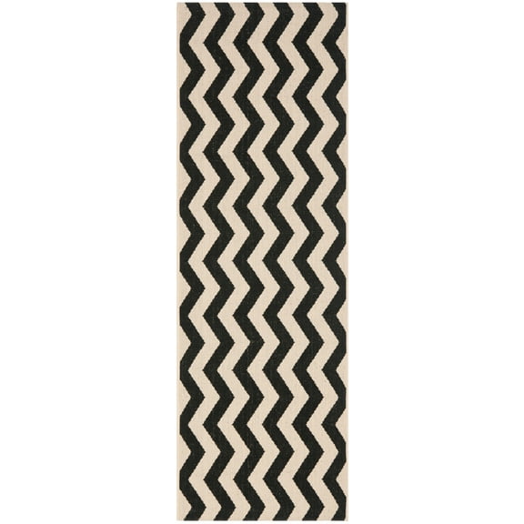 SAFAVIEH Courtyard Ayden Chevron Indoor/Outdoor Runner Rug, 2'3" x 6'7", Black/Beige