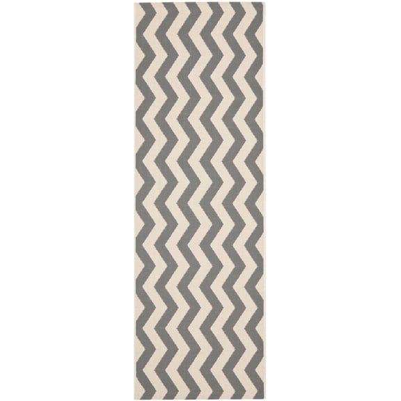 Safavieh Courtyard Ayden Chevron Indoor/Outdoor Runner Rug, Gray/Beige, 2'3" x 8'