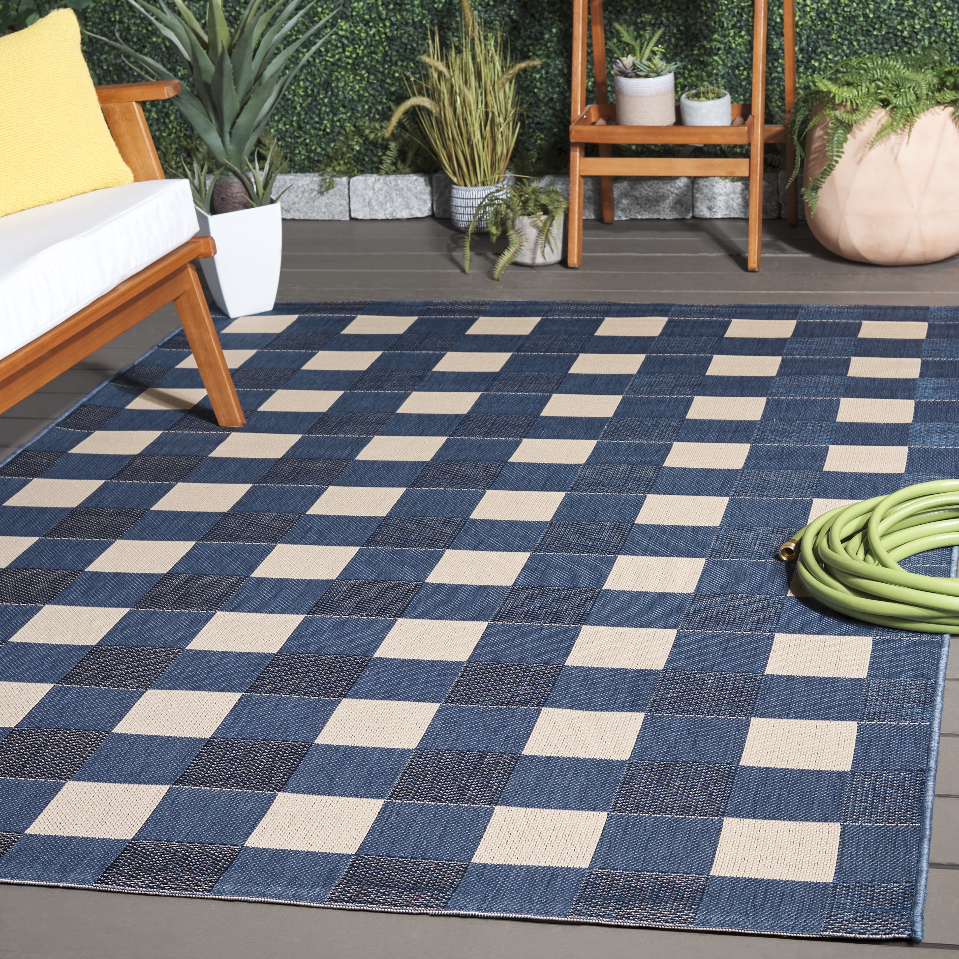 Safavieh Courtyard Caitriona Checkered Indoor/Outdoor Area Rug, Blue/Beige, 4' x 5'7"