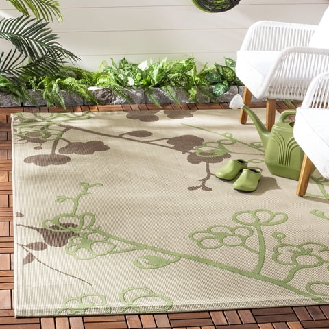 SAFAVIEH Courtyard Christian Floral Indoor/Outdoor Area Rug, 2' x 3'7", Natural/Olive