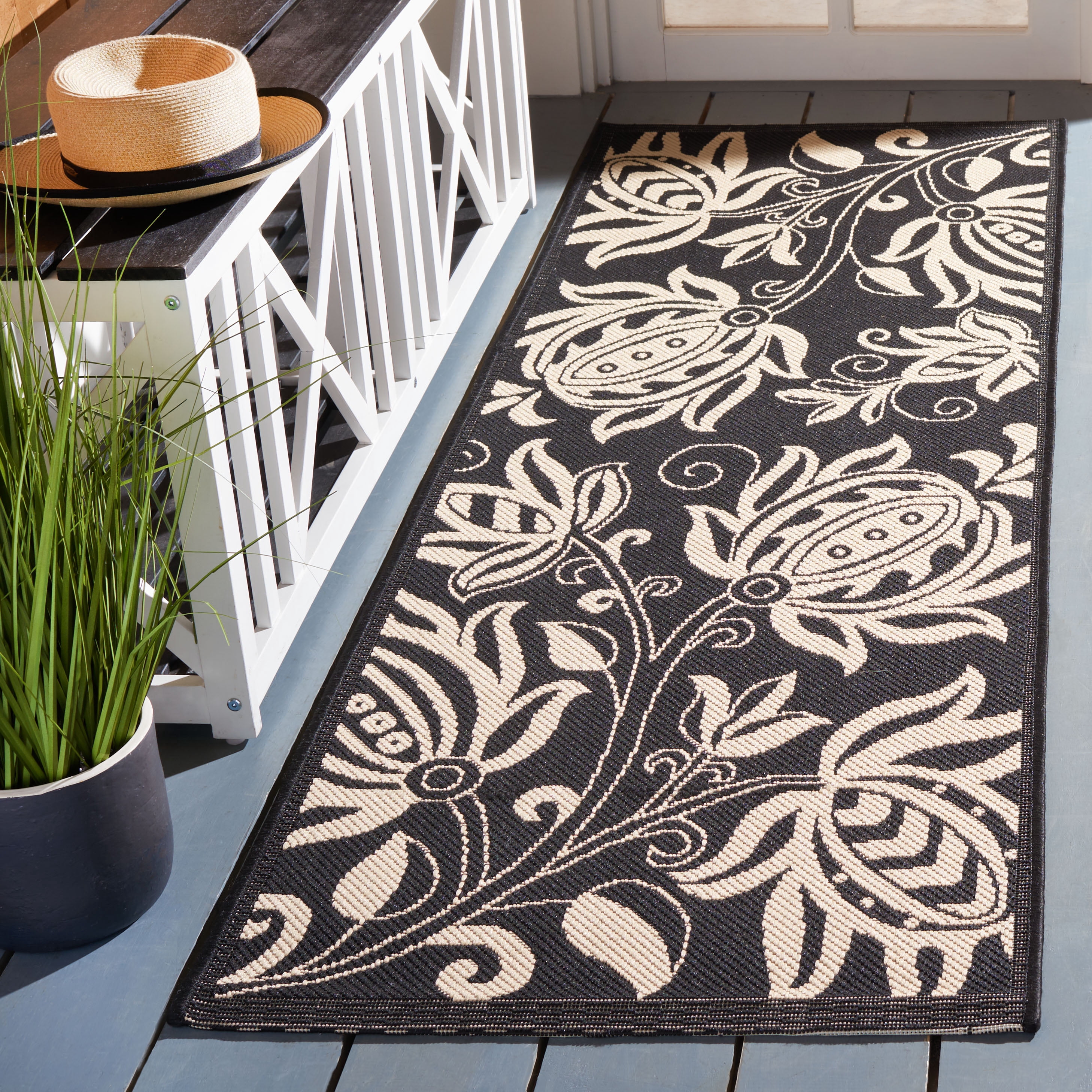 Safavieh Courtyard Crystal Floral Indoor/Outdoor Runner Rug, Black/Sand, 2'3" x 6'7"