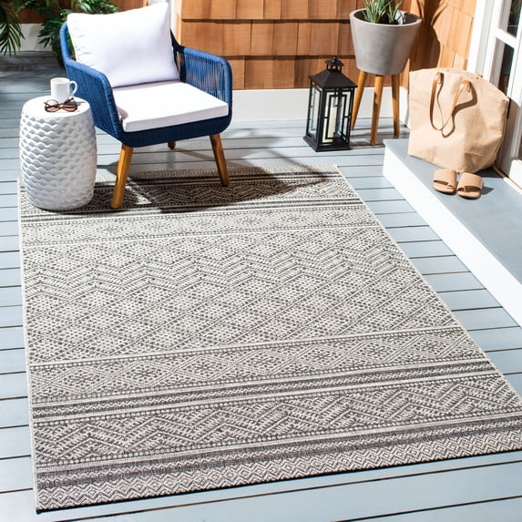 Safavieh Courtyard Eric Geometric Indoor/Outdoor Area Rug, Black/Gray, 5'3" x 7'7"