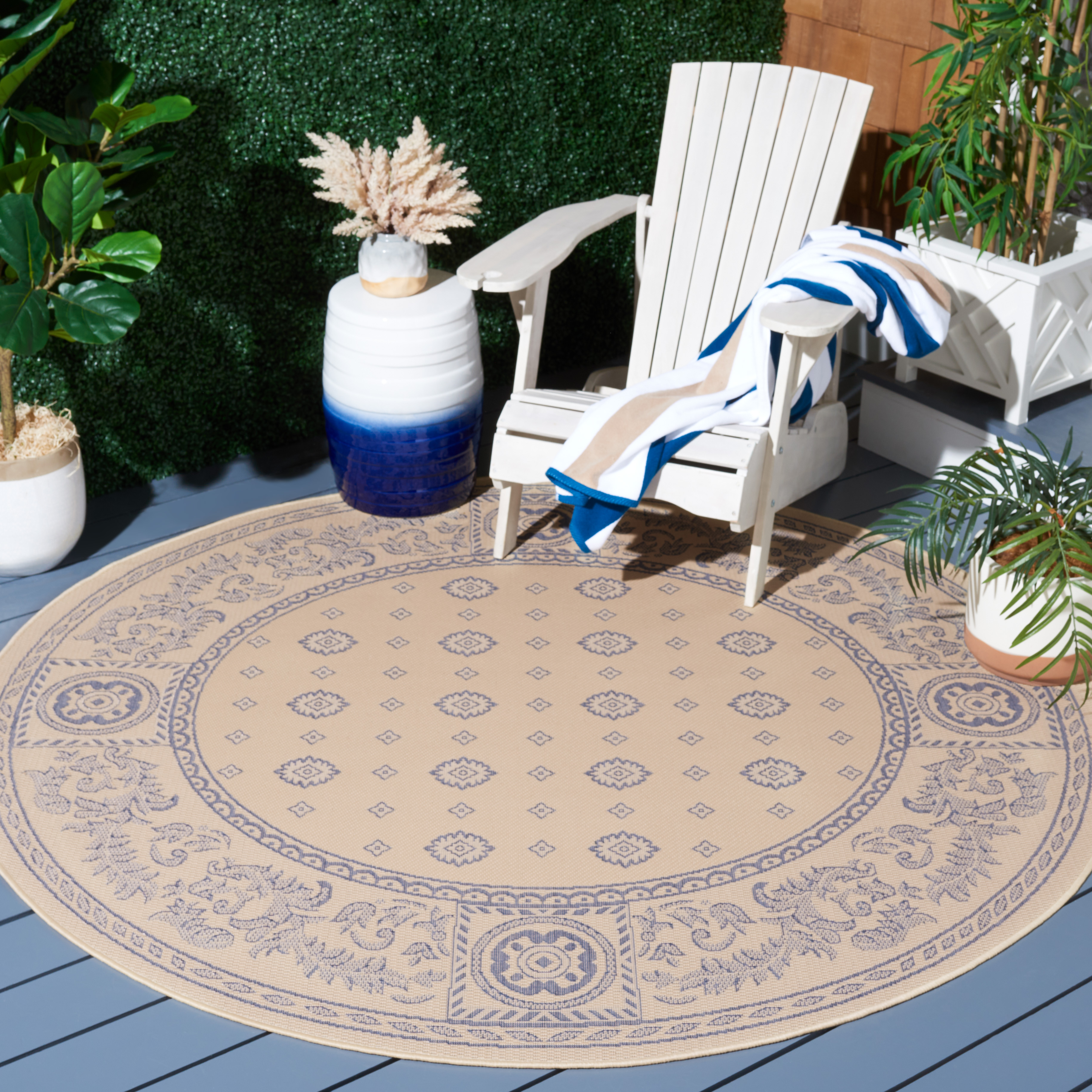 Safavieh Courtyard Erin Bordered Indoor/Outdoor Area Rug, Natural/Blue, 6'7" x 6'7" Round