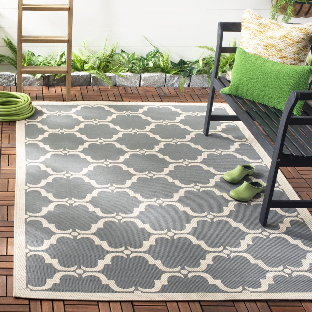 Gray 5' x 7' Synthetic Easy Care Rectangular Rug