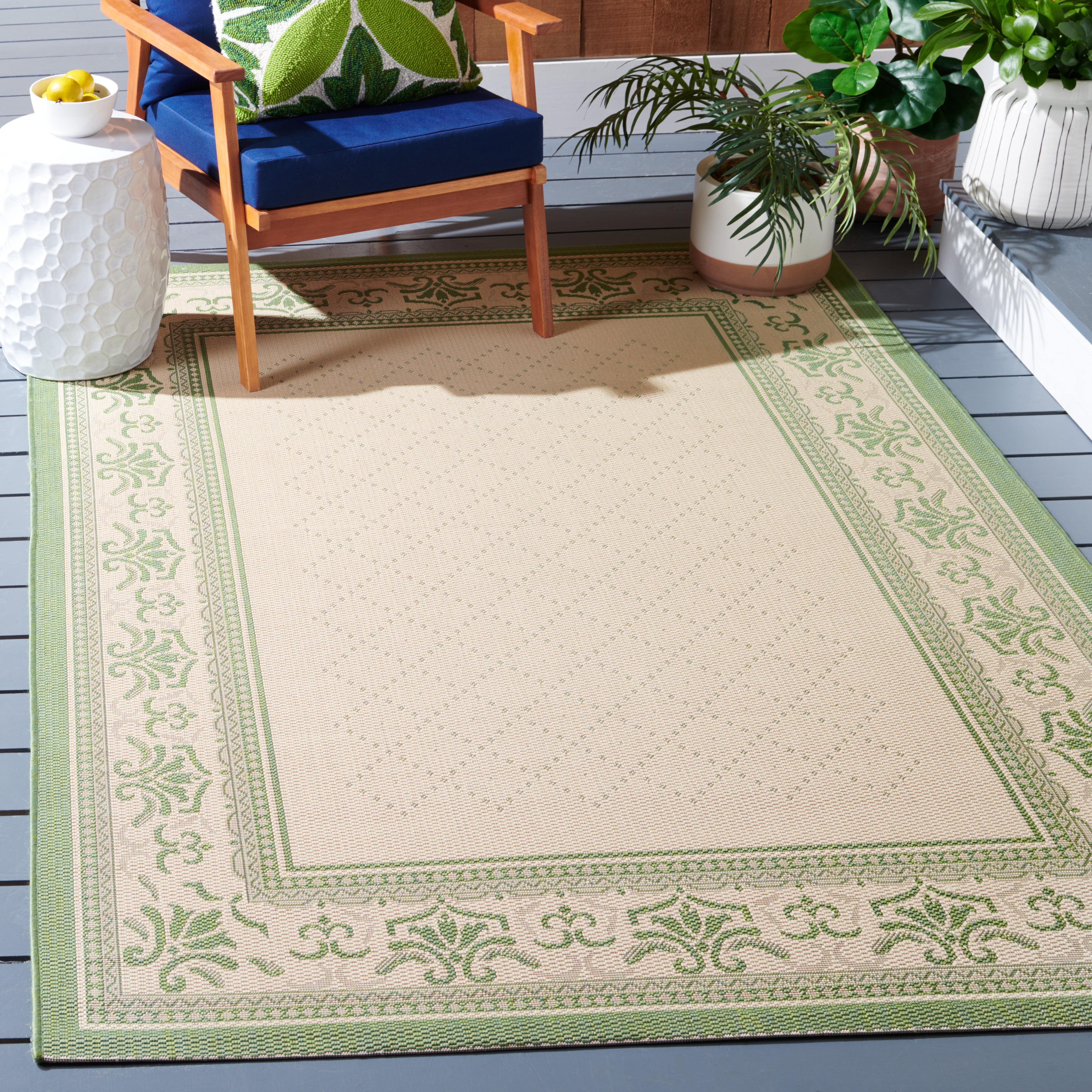 SAFAVIEH Courtyard Eva Traditional Indoor/Outdoor Area Rug, 5'3" x 7'7", Natural/Olive