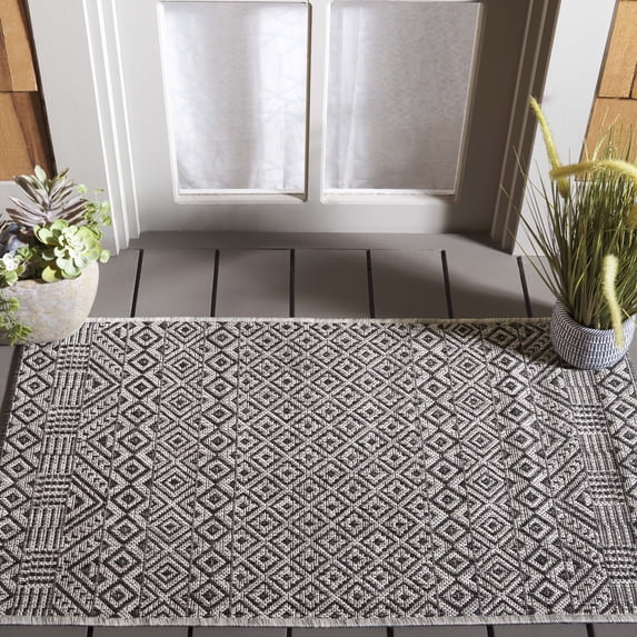 SAFAVIEH Courtyard Evander Geometric Indoor/Outdoor Area Rug, Gray/Black, 2'7" x 5'