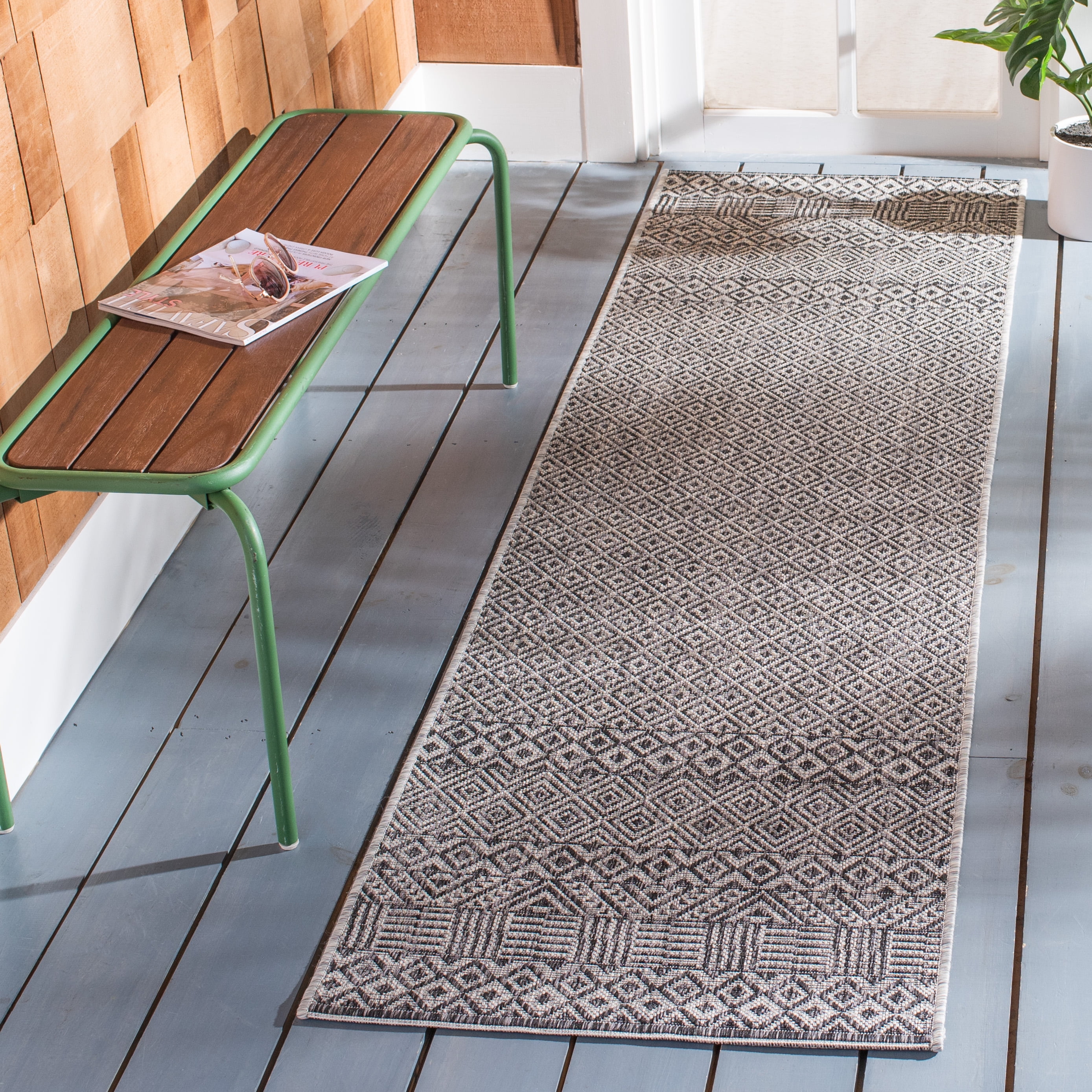 SAFAVIEH Courtyard Evander Geometric Indoor/Outdoor Runner Rug, Gray/Black, 2'3" x 8'