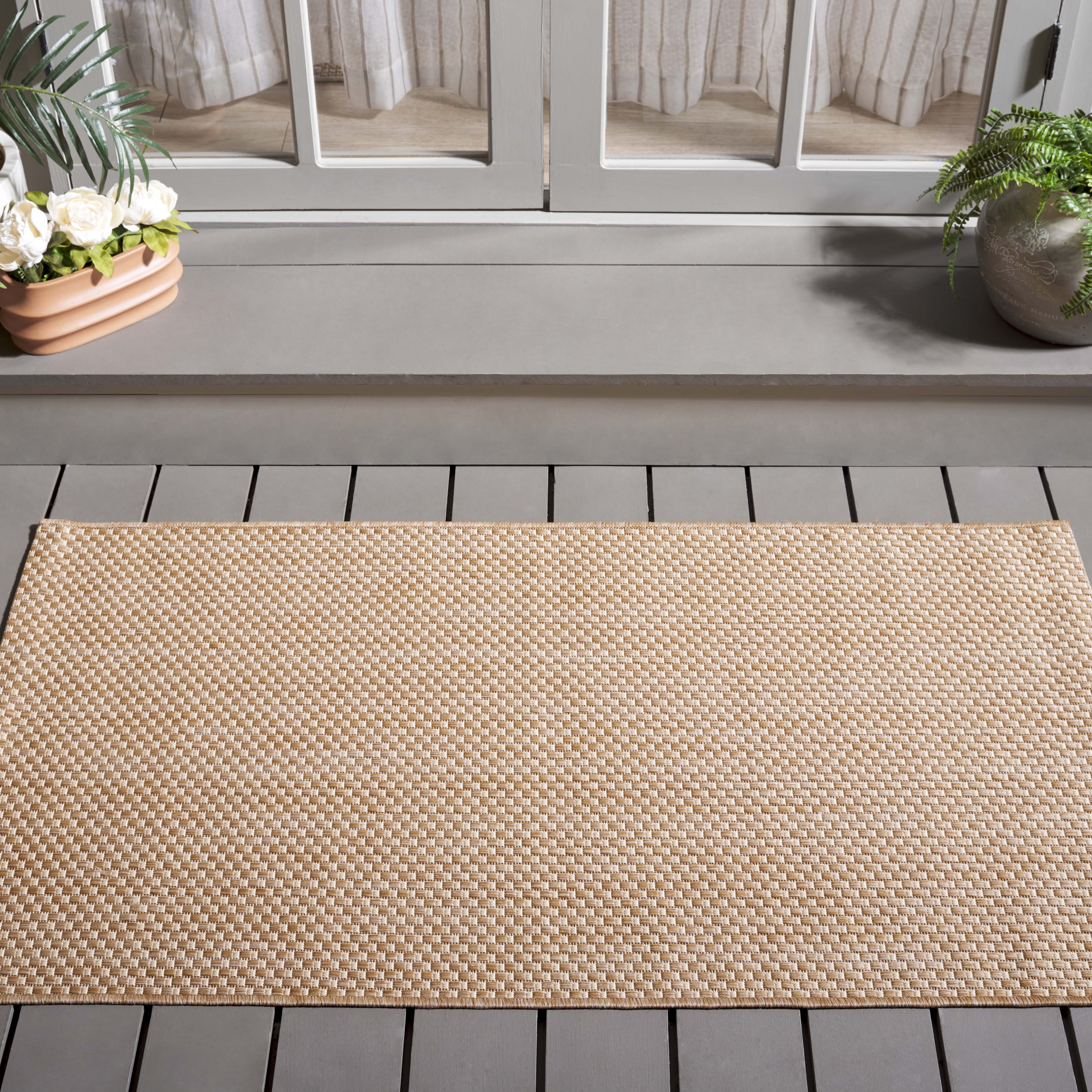 Safavieh Courtyard Finnian Solid Indoor/Outdoor Area Rug, Natural/Cream, 2'7" x 5'