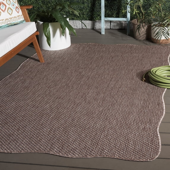 Safavieh Courtyard Finnian Solid Indoor/Outdoor Area Rug, Natural/Black, 6'7" x 9'6" Scalloped