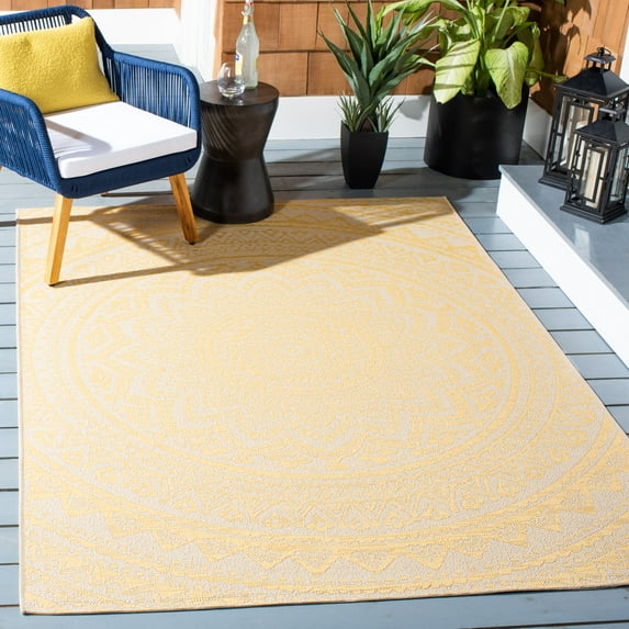 Safavieh Courtyard Gracelyn Medallion Indoor/Outdoor Area Rug, Beige/Gold, 5'3" x 7'7"
