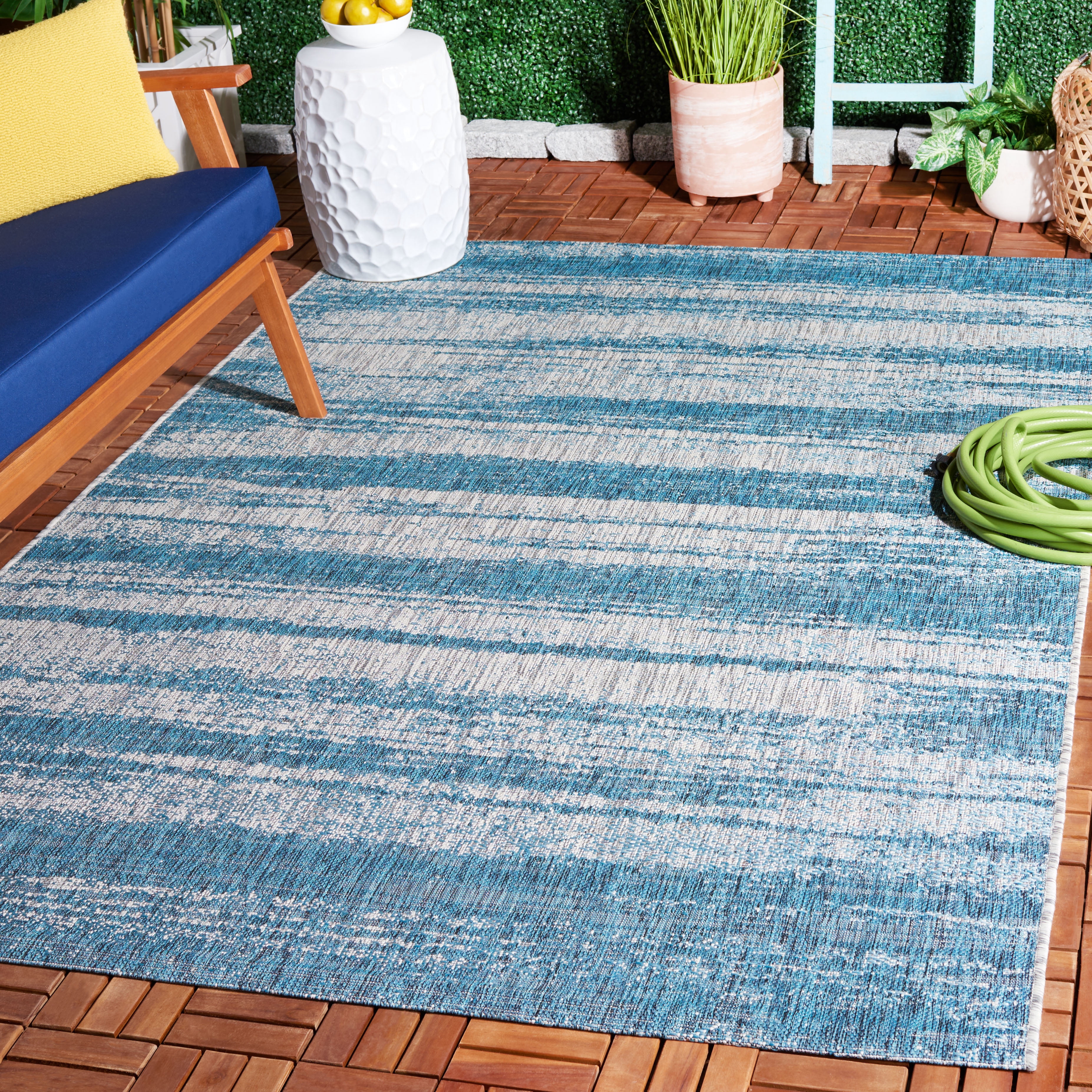 Safavieh Courtyard Jannah Abstract Indoor/Outdoor Area Rug, Gray/Teal, 5'3" x 7'7"