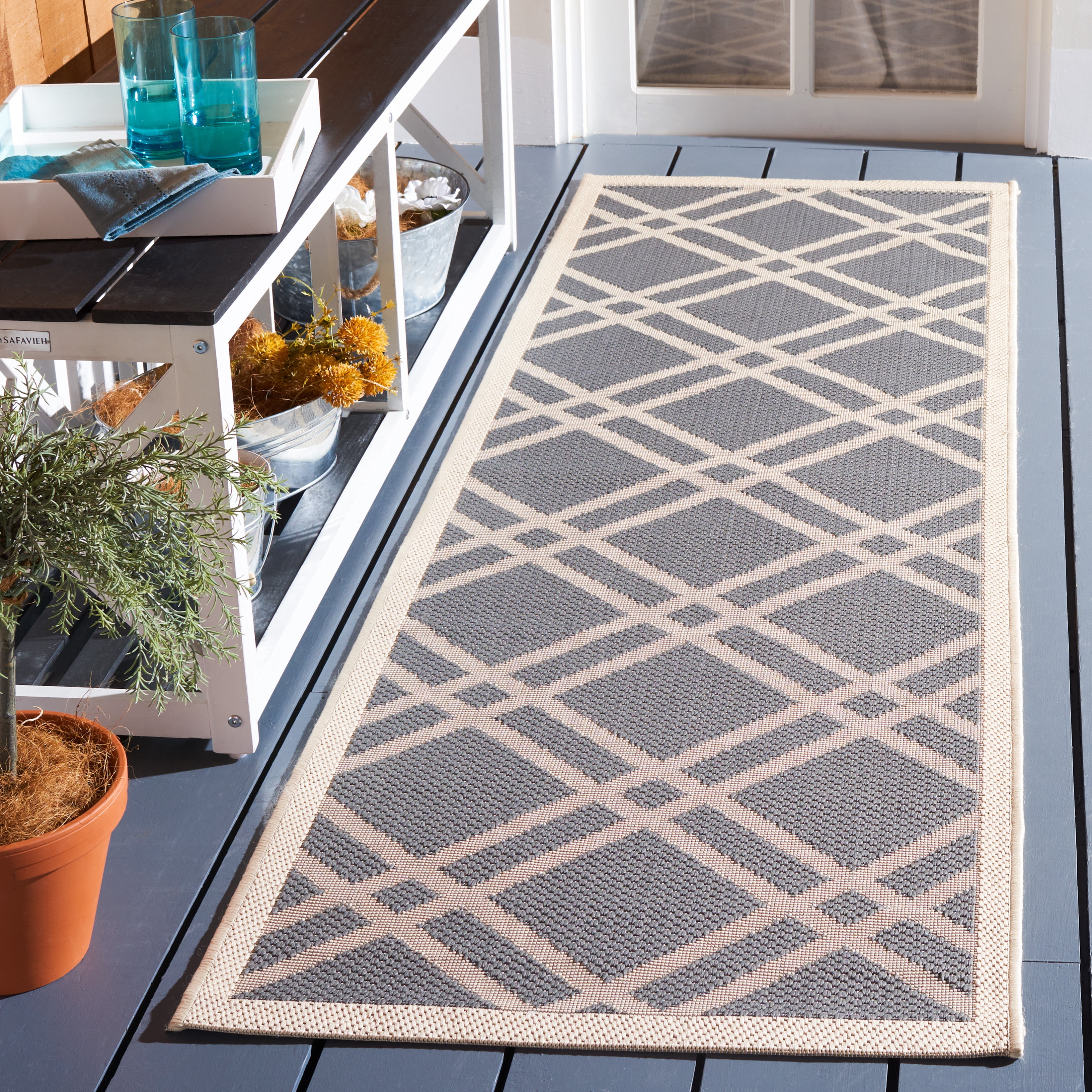 Safavieh Courtyard Jasper Geometric Indoor/Outdoor Runner Rug, Anthracite/Beige, 2'3" x 10'