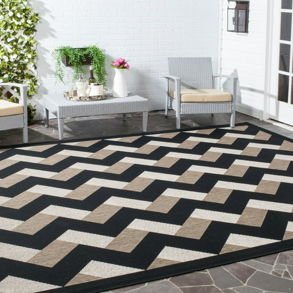SAFAVIEH Courtyard Kaius Chevron Stripes Indoor/Outdoor Area Rug, Black/Brown, 5'3" x 7'7"