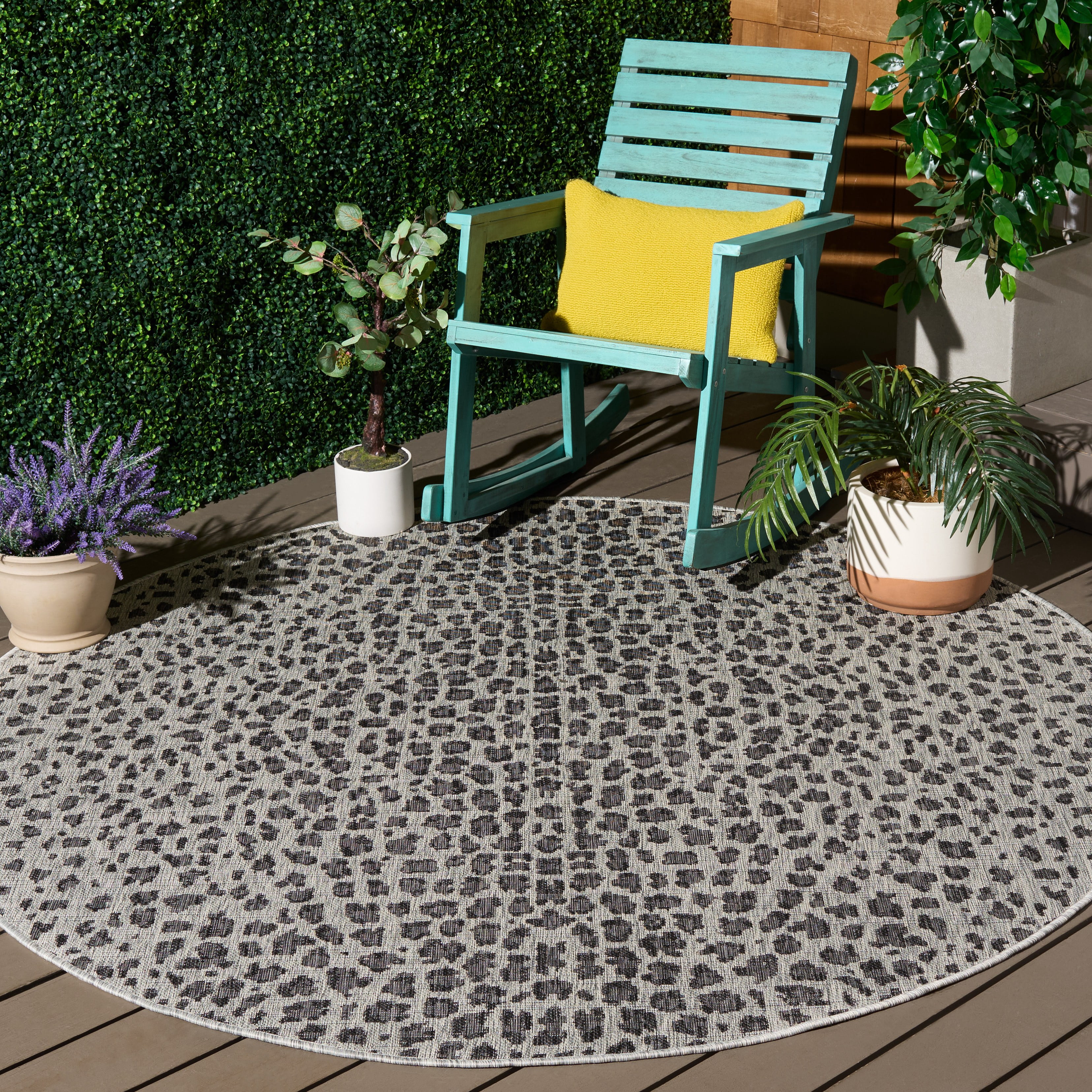 Safavieh Courtyard Karina Animal Indoor/Outdoor Area Rug, Gray/Black, 7'10" x 7'10" Round